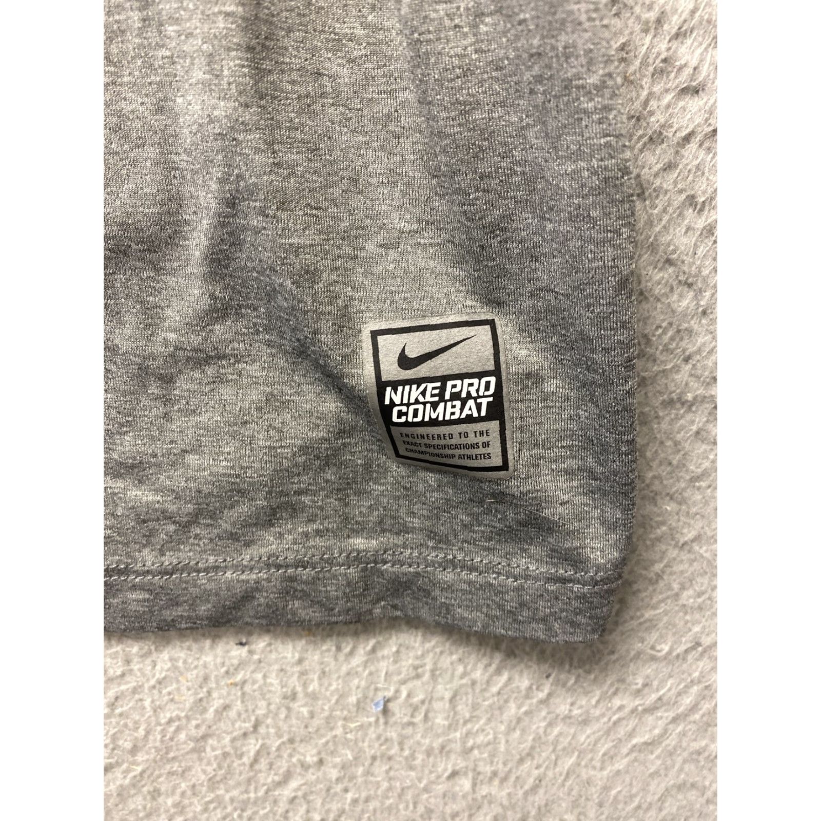 Nike Nike Pro Combat Dri-FIT Mens T-Shirt Size M Gray Black Fitted C5 / 82-89 Size US M / EU 48-50 / 2 - 2 Thumbnail