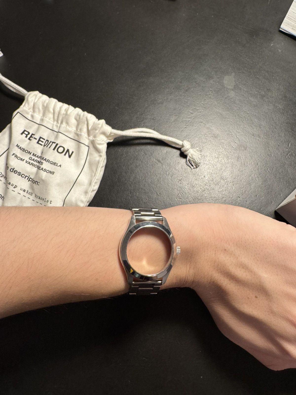 H&M × Maison Margiela Maison Margiela x H&M “Re-Edition” faceless watch bracelet Size ONE SIZE - 7 Thumbnail