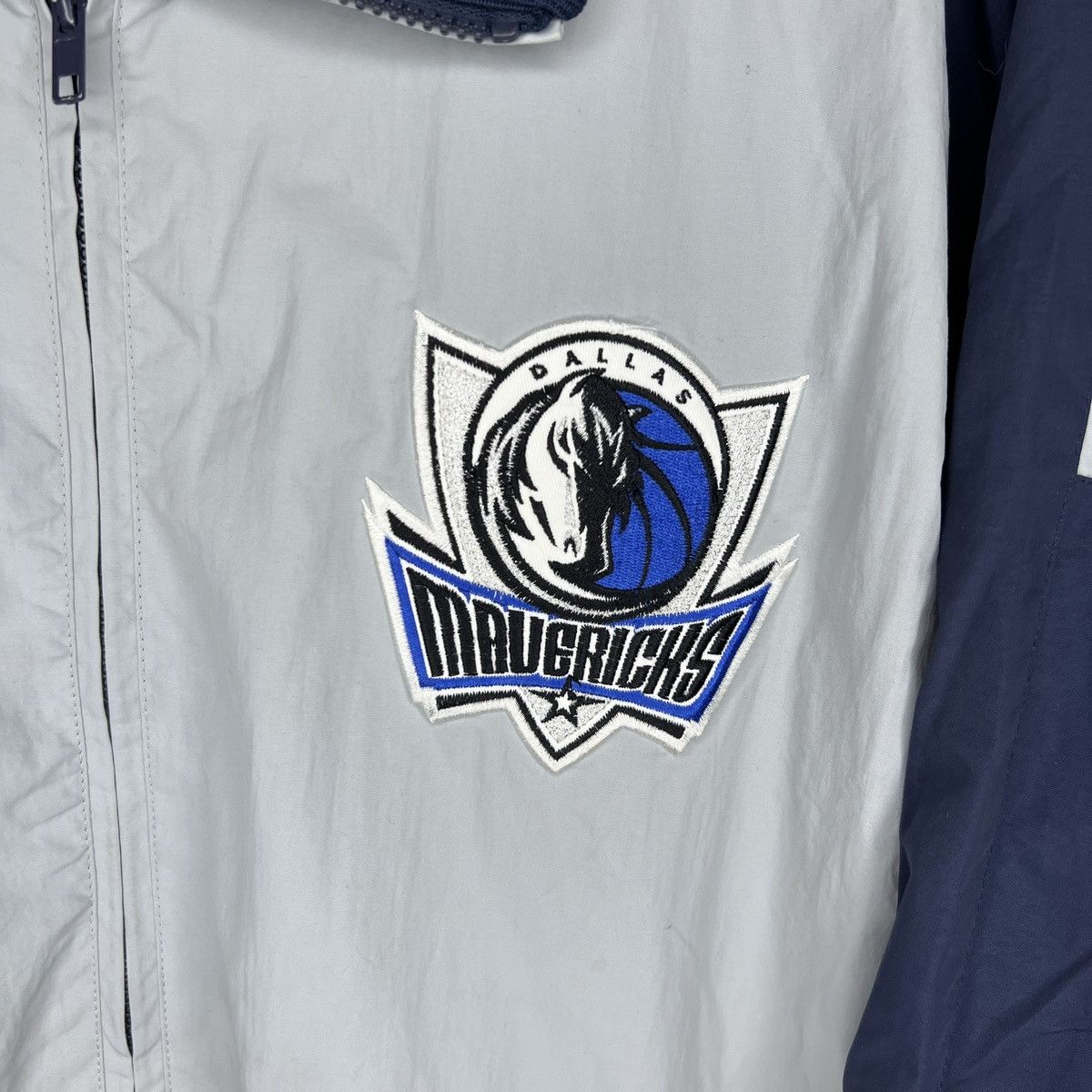 NBA Vintage NBA Nylon Jacket Navy Grey Dallas Mavericks Size US XXL / EU 58 / 5 - 5 Thumbnail