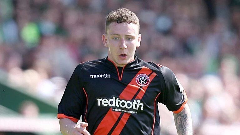 Macron SHEFFIELD UNITED 2012 2013 AWAY FOOTBALL SHIRT SOCCER JERSEY Size US L / EU 52-54 / 3 - 11 Thumbnail