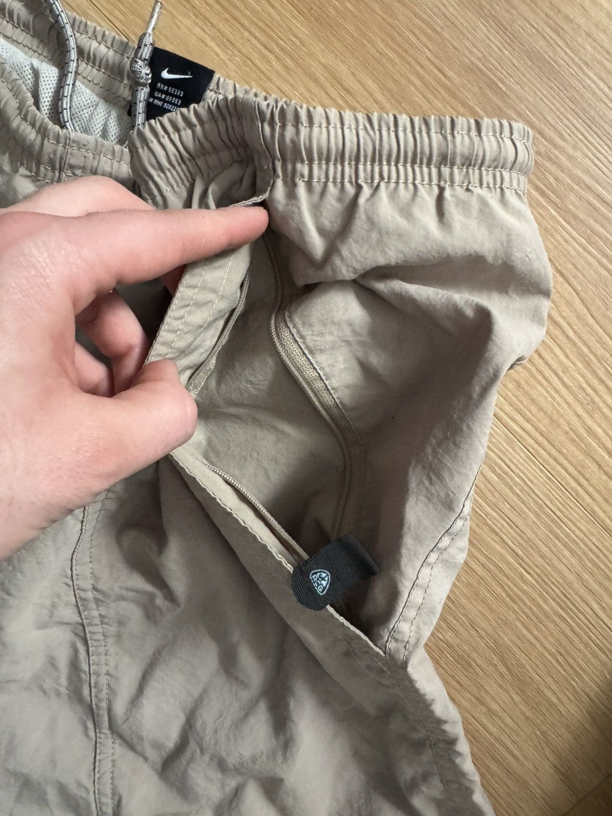 Nike Mens Vintage Nike ACG 6 inch shorts Size US 34 / EU 50 - 5 Thumbnail