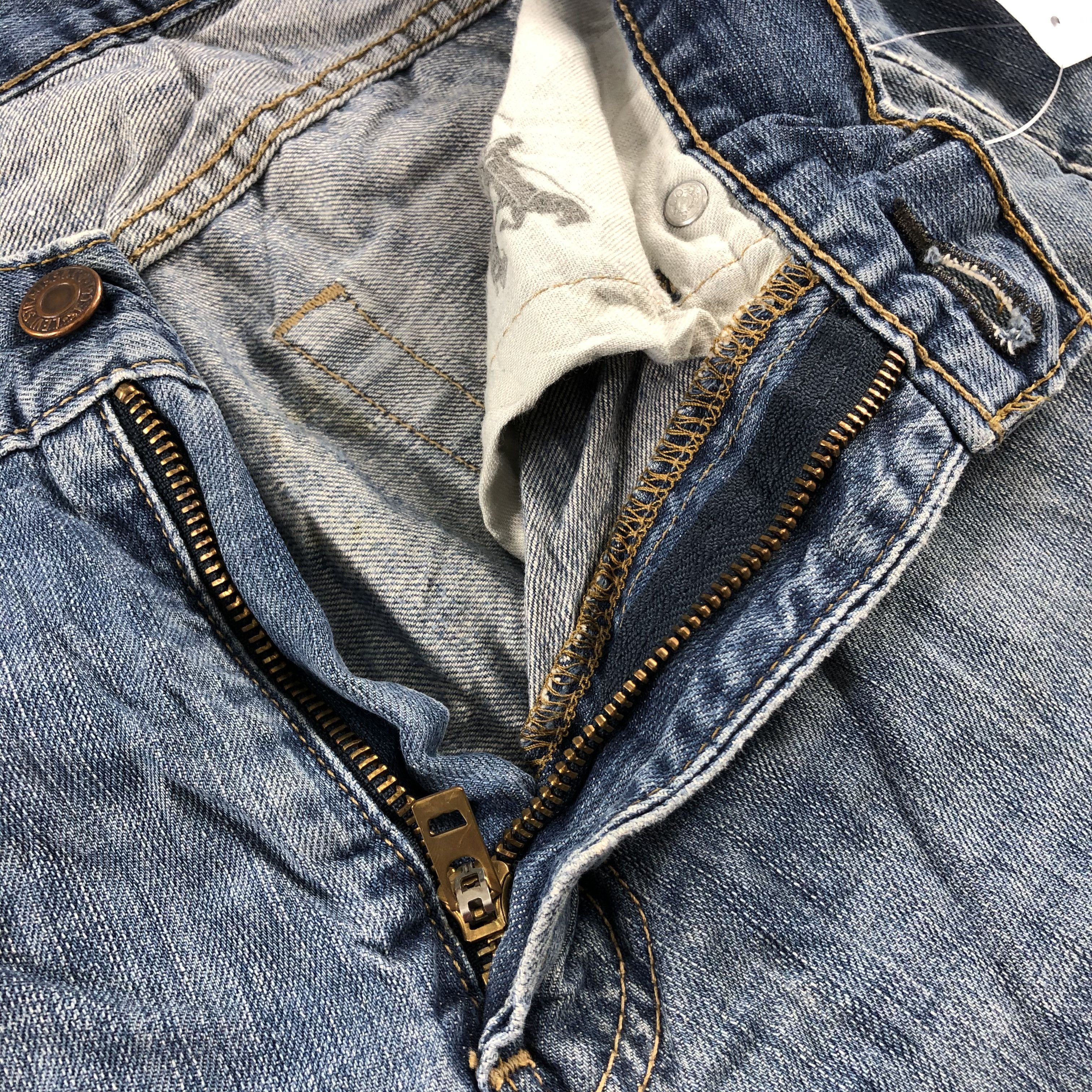Levi's Vintage Blue Wash Levis 505 Jeans-J2473 Size US 30 / EU 46 - 11 Thumbnail