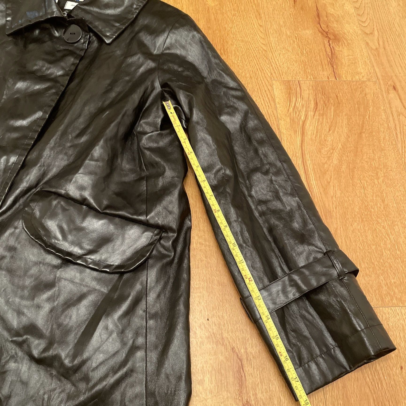 Saks Fifth Avenue Jane Post for Saks Fifth Avenue Black Swing Rain Coat L Women Rain Coat Faux Patent Leather Large Swing Raincoat - Mens? Size L / US 10 / IT 46 - 5 Thumbnail