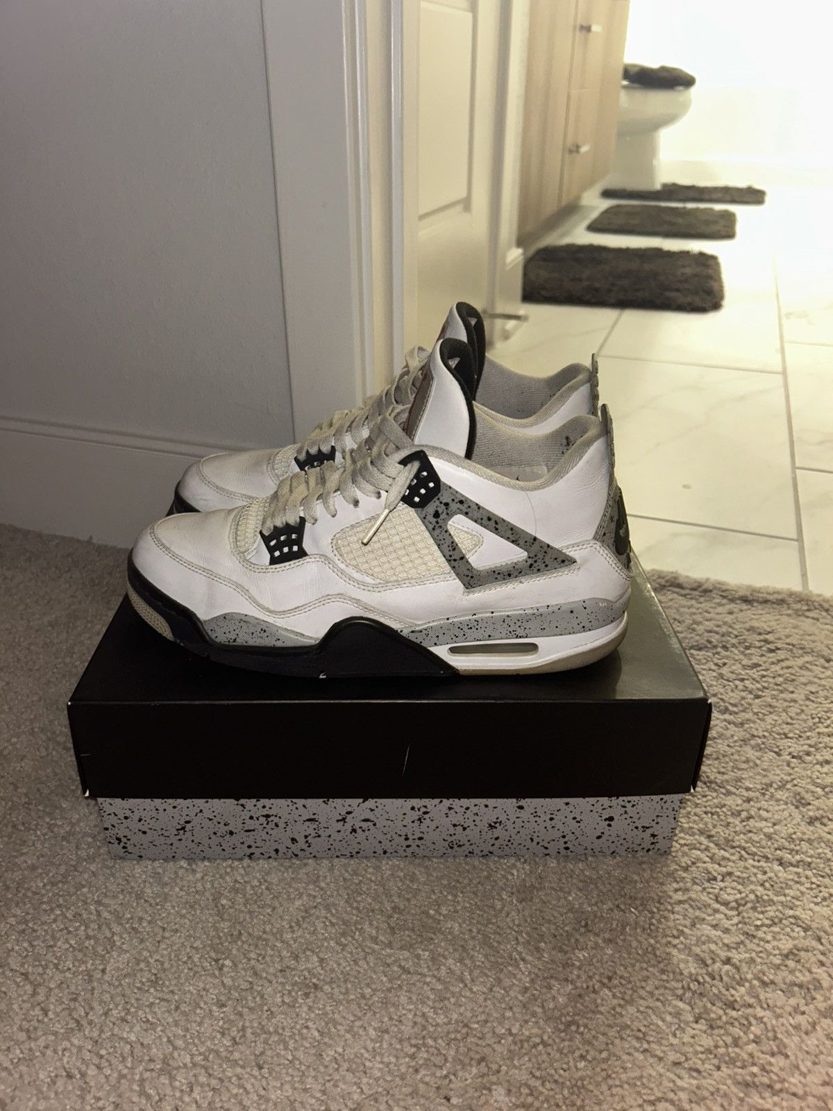 Jordan Brand Jordan 4 White Cement Size US 10 / EU 43 - 2 Thumbnail