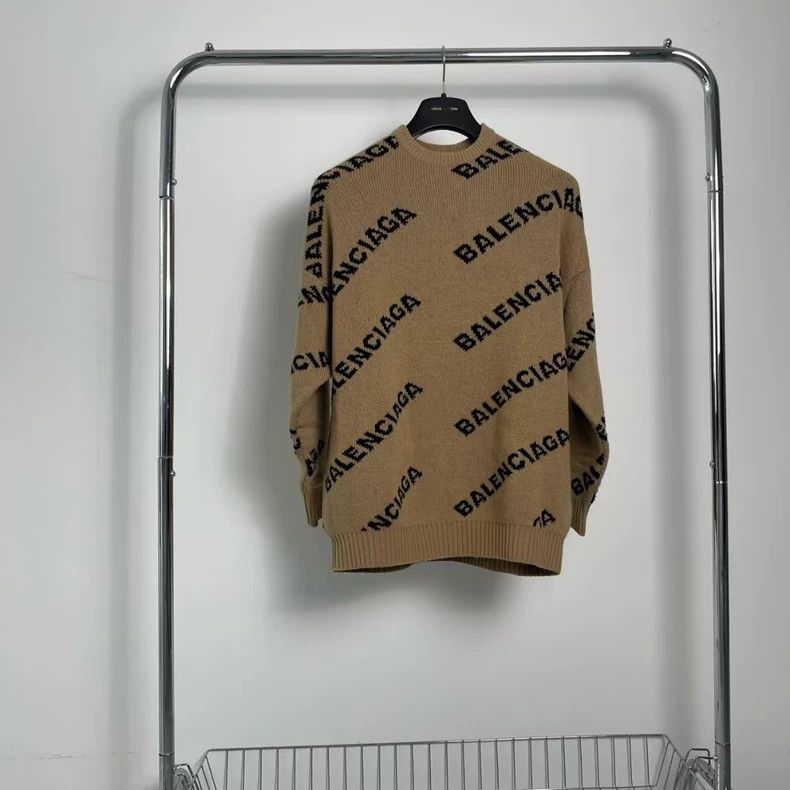 Balenciaga Balenciaga The bullet screen is full of sweaters. Size US S / EU 44-46 / 1 - 1 Thumbnail
