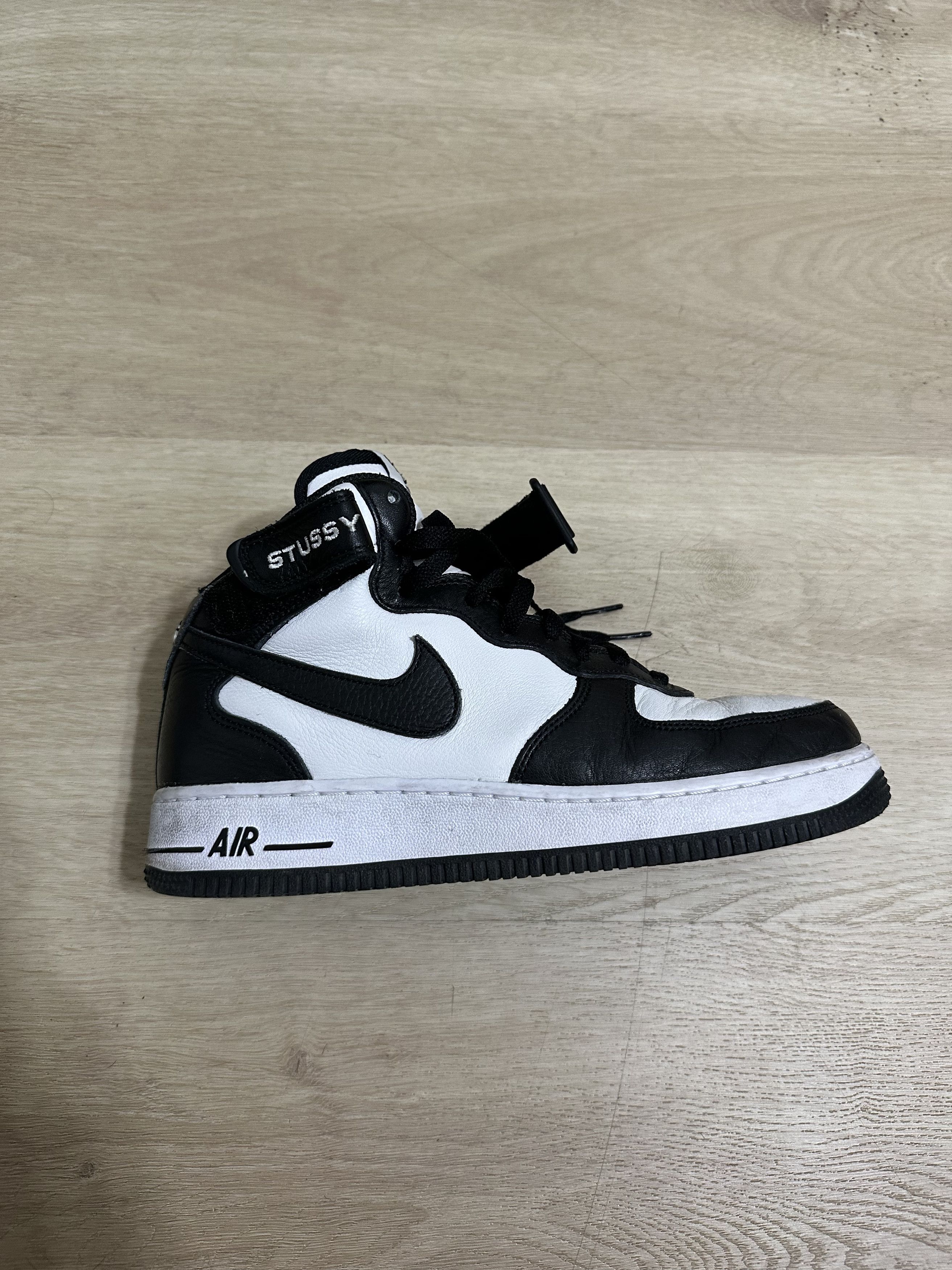 Nike × Stussy Stussy Air Force 1 Mid Size US 8 / EU 41 - 1 Thumbnail