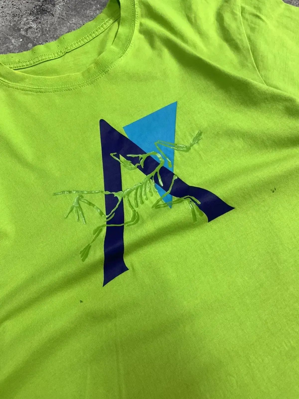 Arc'teryx × Vintage Arcteryx Hype Big Logo Streetwear Tee Size US L / EU 52-54 / 3 - 6 Thumbnail