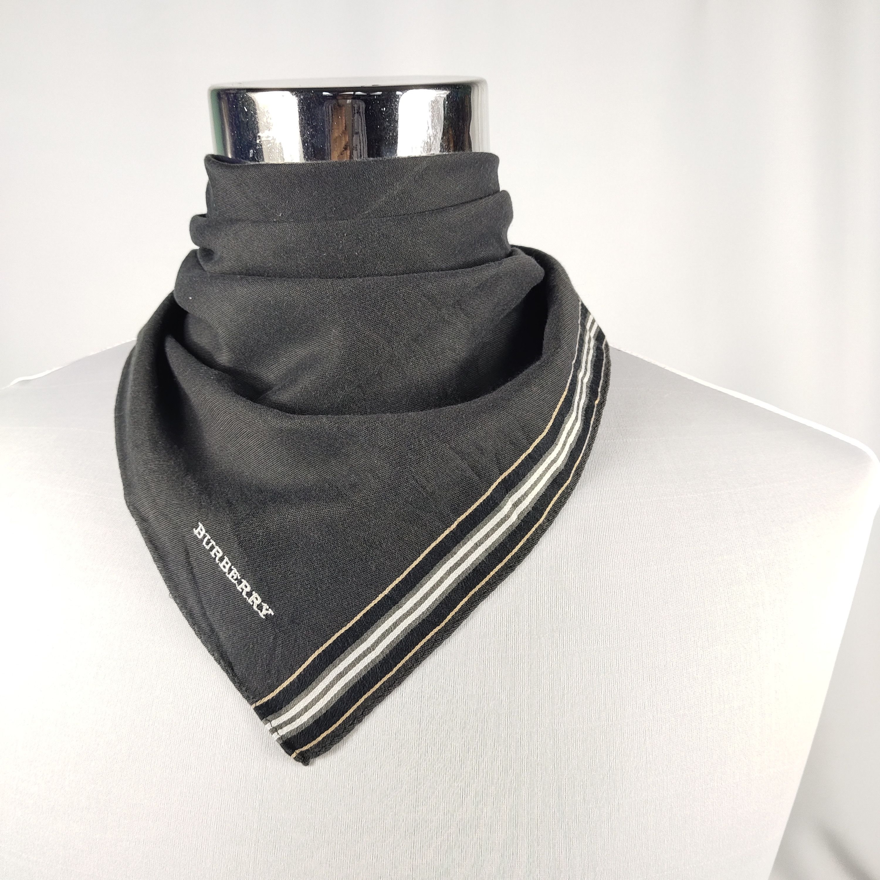 Burberry × Vintage Burberry Handkerchief / Neckerchief / Bandana FZ260 Size ONE SIZE - 1 Thumbnail