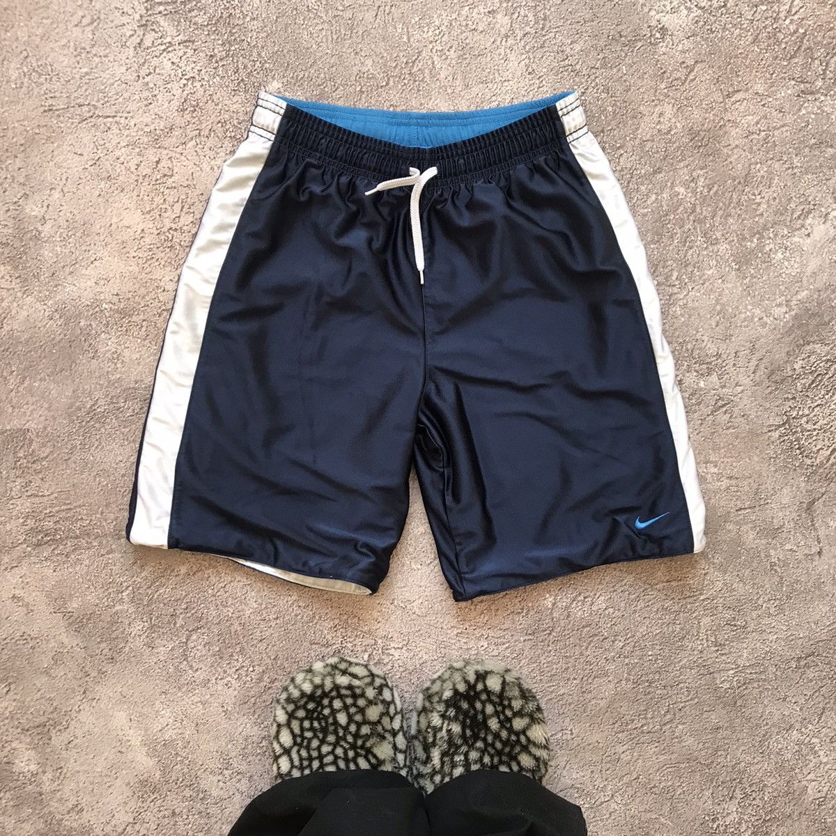 Vintage Vintage 90s Nike Basketball Shorts Swoosh Streetwear Blue 30 Size US 30 / EU 46 - 7 Thumbnail