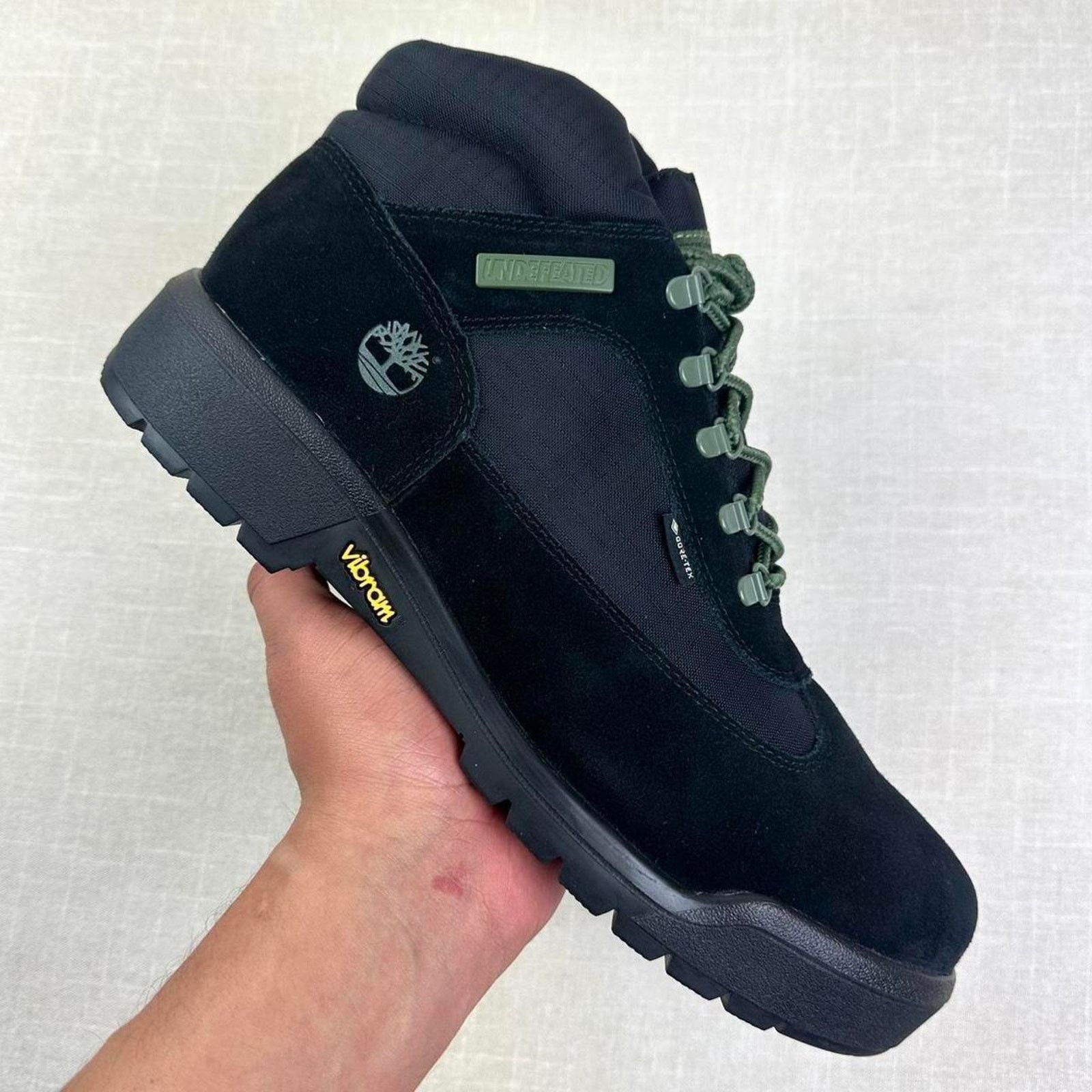🖤 Undefeated x Timberland Field Boot GTX Black Suede 8M