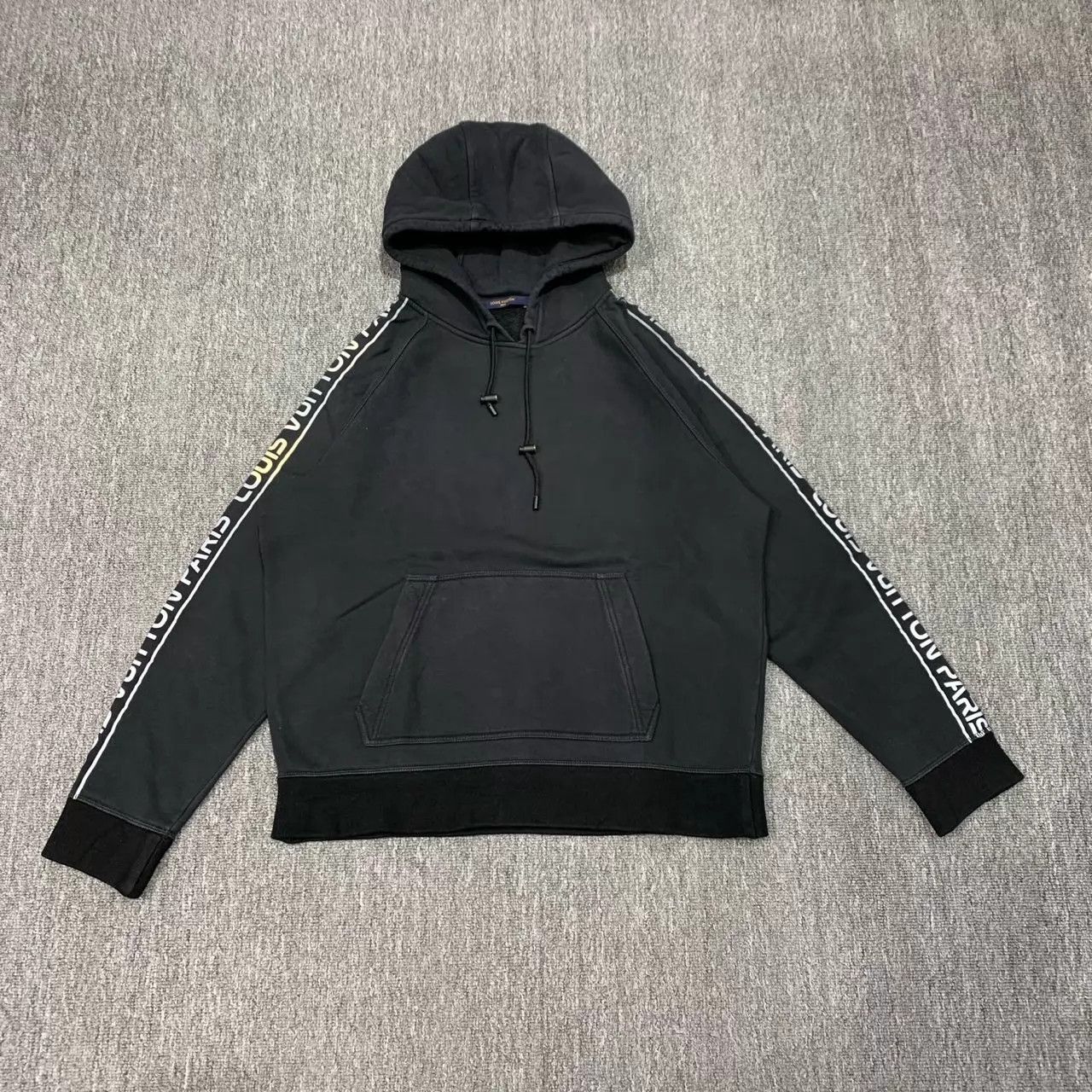 Louis Vuitton Black Striped Sleeve Hoodie with Front Pocket Size US M / EU 48-50 / 2 - 1 Thumbnail