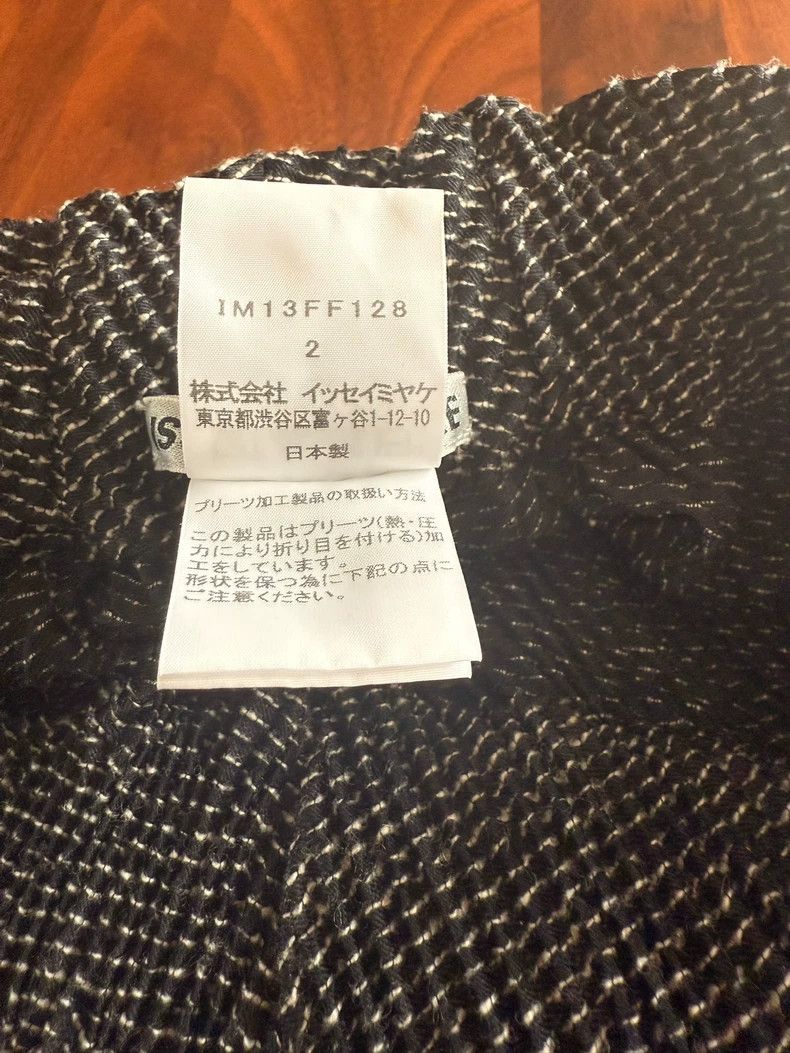 Issey Miyake Issey Miyake size:2 Black and grey mainline pleated wide-l Size 31" - 4 Thumbnail