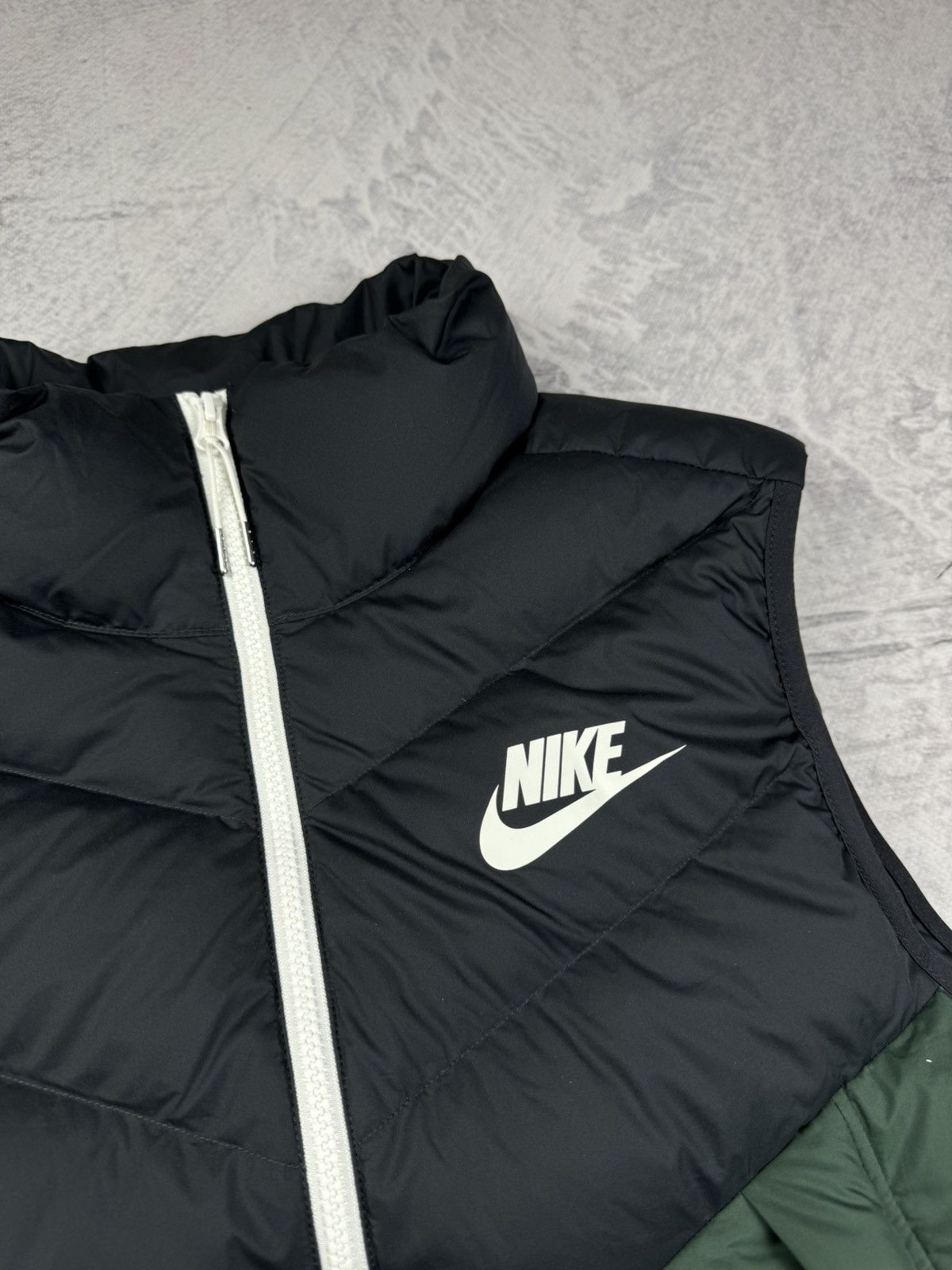 Nike × Nike ACG NIKE PUFFER DOWN BASIC LOGO WHITE OVERSIZE VEST Size US L / EU 52-54 / 3 - 4 Thumbnail