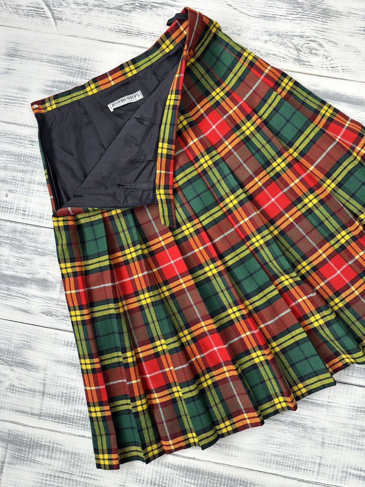 Burberry 90s BURBERRYS 100% Wool Plaid Pleated Long Skirt Multicolor Size 32" / US 10 / IT 46 - 7 Thumbnail
