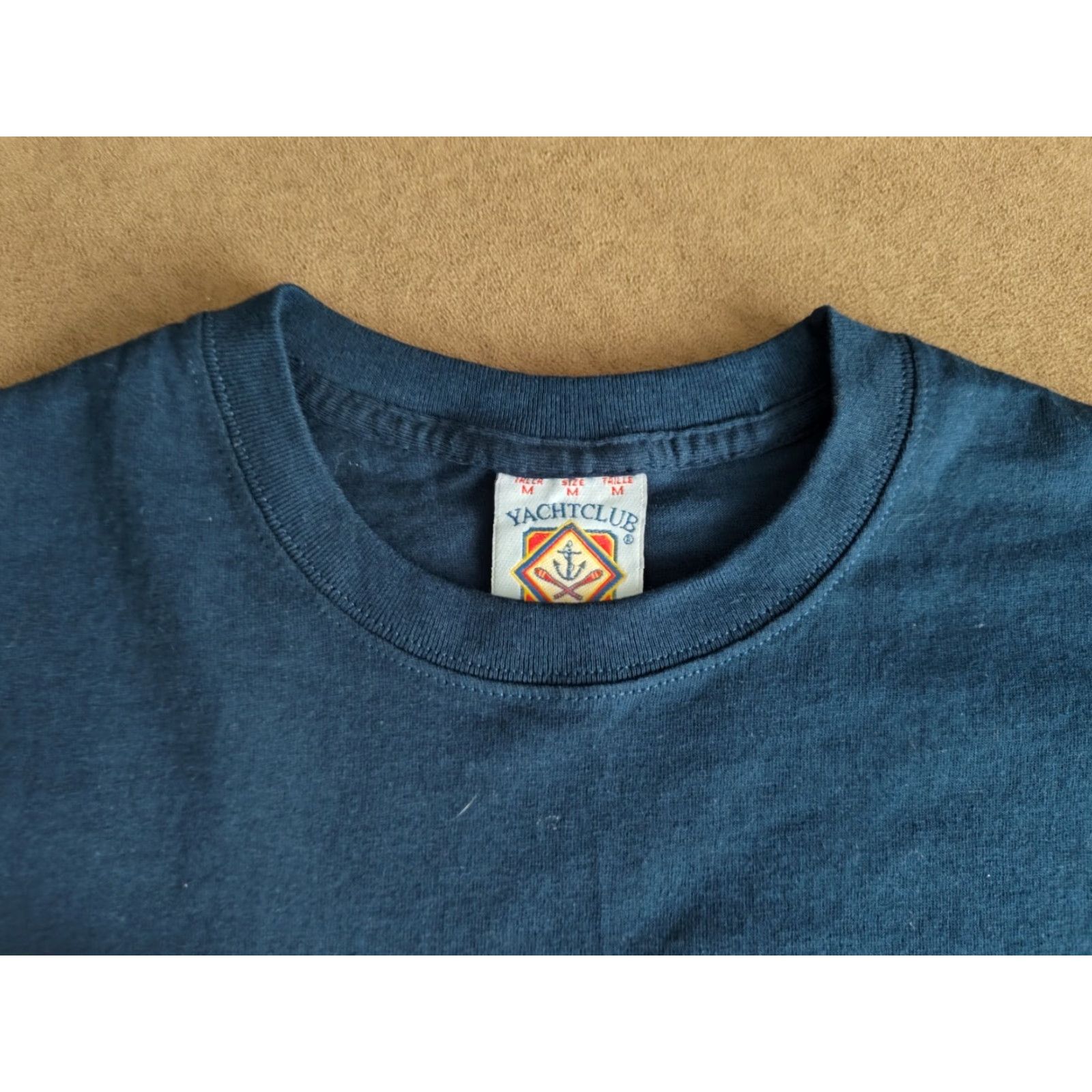 Vintage VINTAGE Yacht Club Men's T-Shirt Short Sleeve Medium Blue Sharks Wrap Around Graphic Embroidered 90s Size US M / EU 48-50 / 2 - 7 Thumbnail