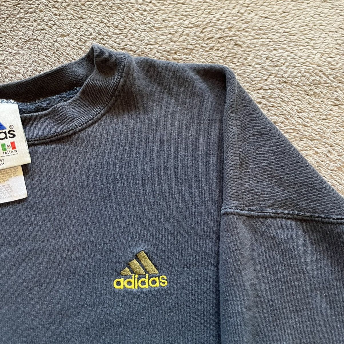 Adidas × Vintage Vintage 90s Adidas Navy Blue Yellow Embroidered Sweatshirt Size US L / EU 52-54 / 3 - 3 Thumbnail