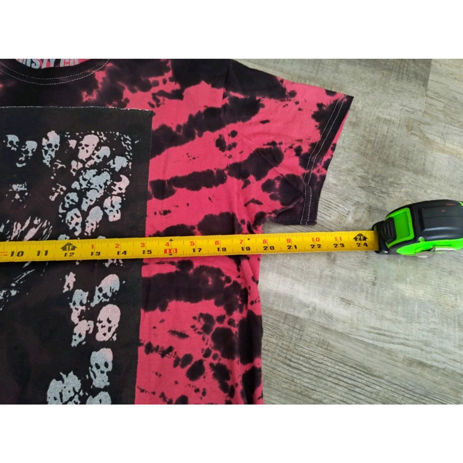 CO VINTAGE Post Malone Posty Co T-Shirt Hollywood Is Bleeding Tour Red Black Tie Dye Mens M Size US M / EU 48-50 / 2 - 5 Thumbnail