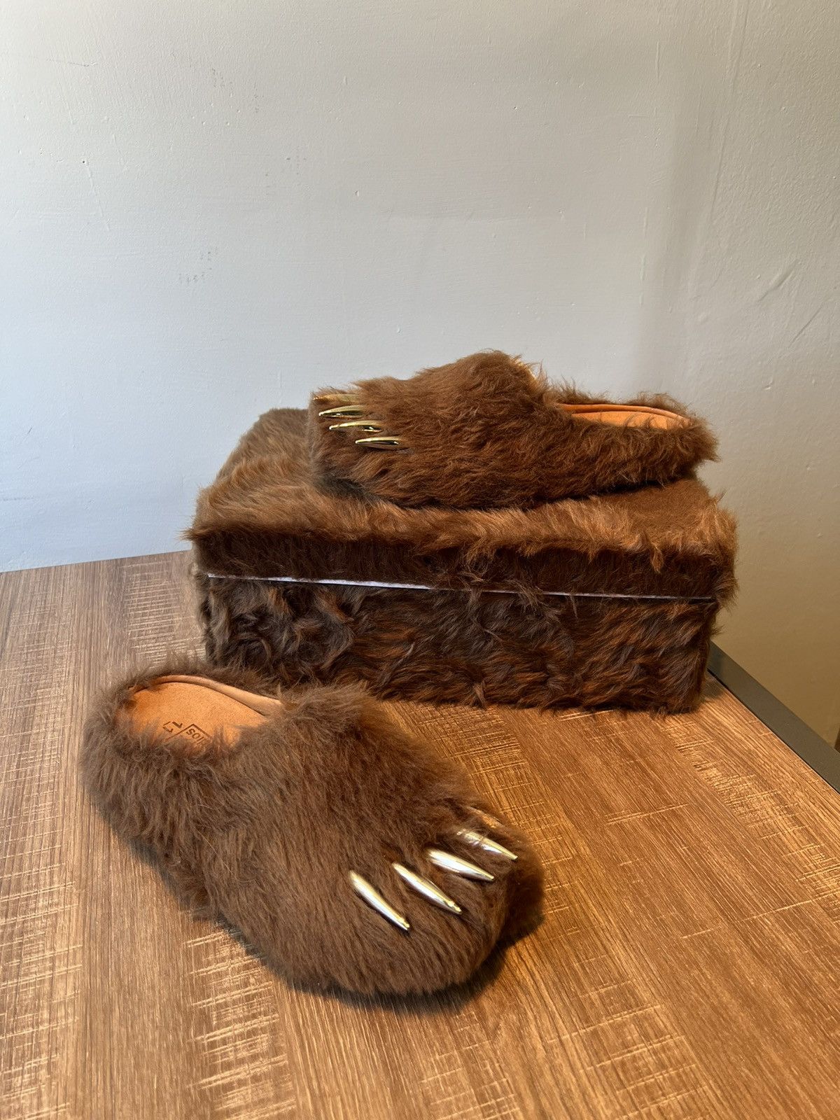 Bravest Studios Bravest Studios brown bear claw mule mens size 11 NEW Size US 11 / EU 44 - 2 Thumbnail