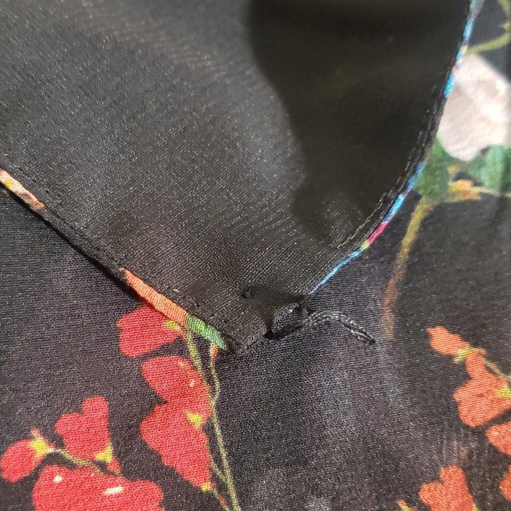 Designer CT1822 alice + olivia Black Floral Sleeveless Blouse S Size S / US 4 / IT 40 - 7 Thumbnail
