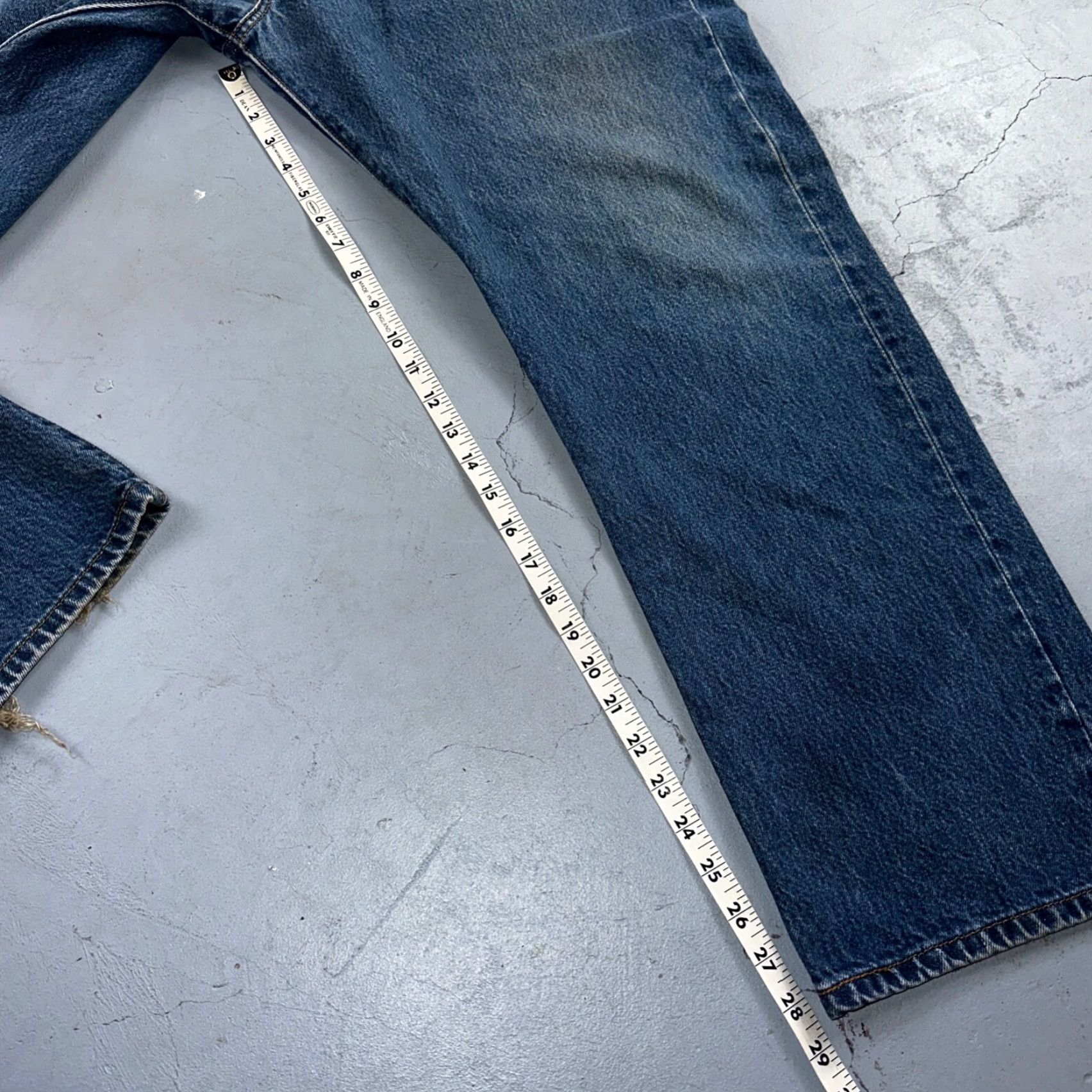 Levi's VINTAGE Levi's 501 Jeans Men Classic Straight Blue Denim 42x32 90s Mid Rise 10-12 in Regular Size US 42 / EU 58 - 5 Thumbnail