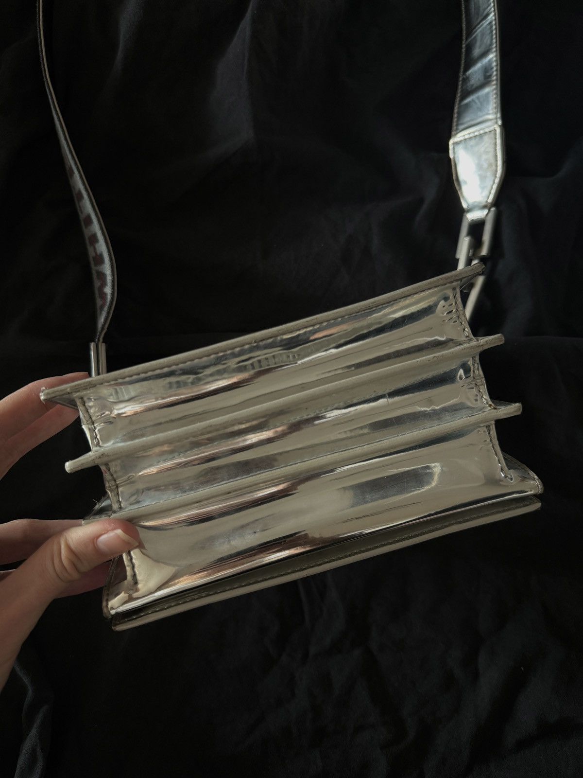 Off-White Off-White Silver Metallic Leather Bag c/o Virgil Abloh Size ONE SIZE - 6 Thumbnail