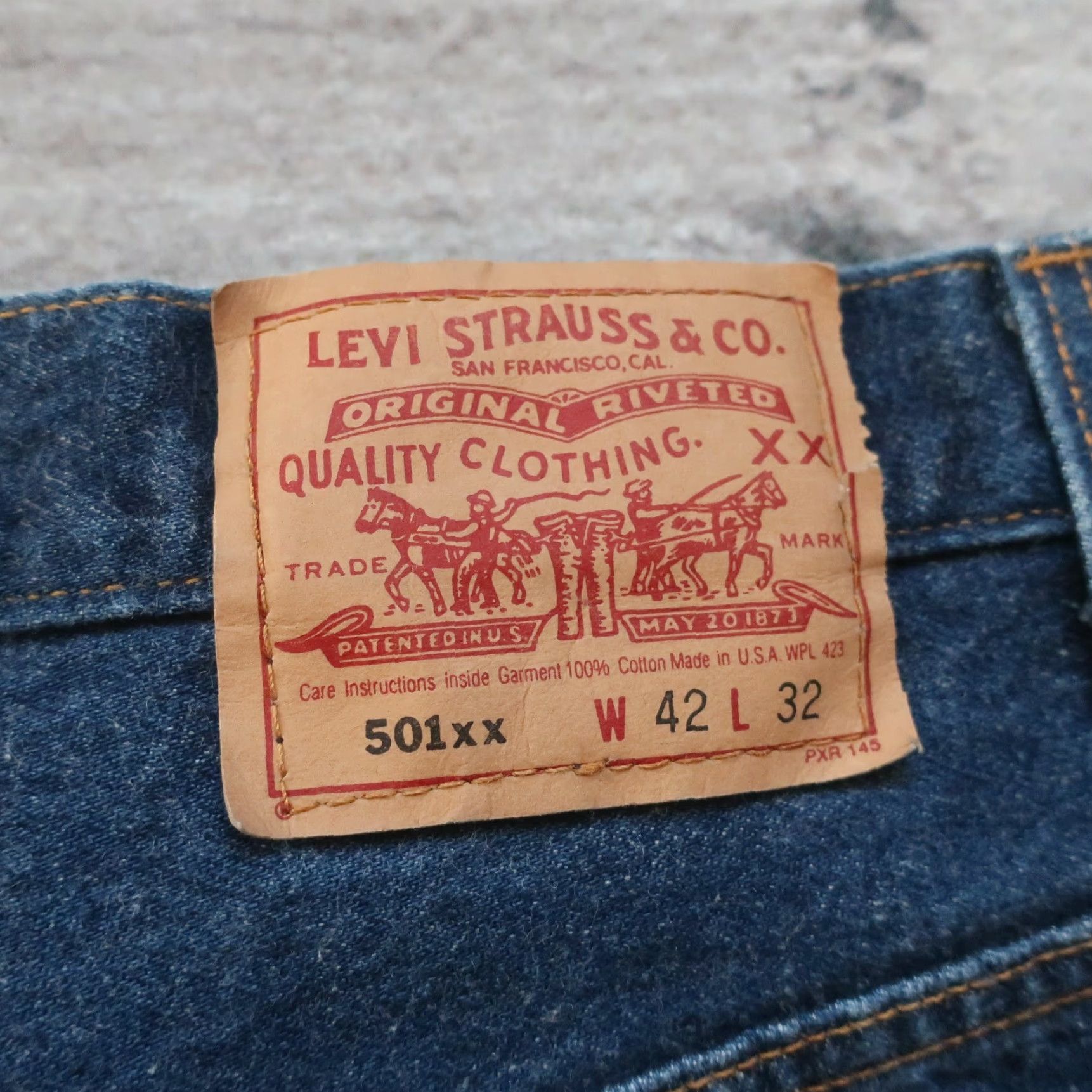 Levi's Vintage Levi's 501XX Denim Jeans Made in USA Mens 29 Dark Wash Jeans 1980s 501XX Size US 29 - 6 Thumbnail