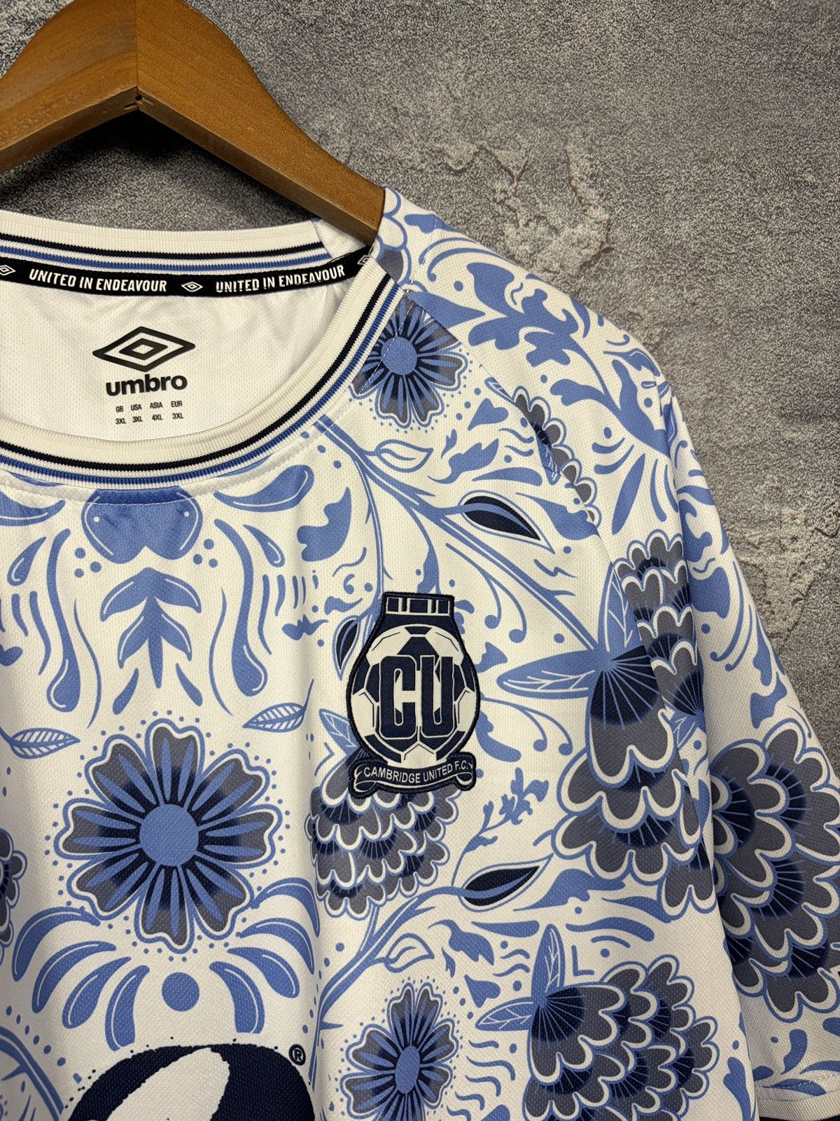 Umbro Umbro Cambridge United FC 2024/25 Away Jersey Floral Print Size US XXL / EU 58 / 5 - 4 Thumbnail