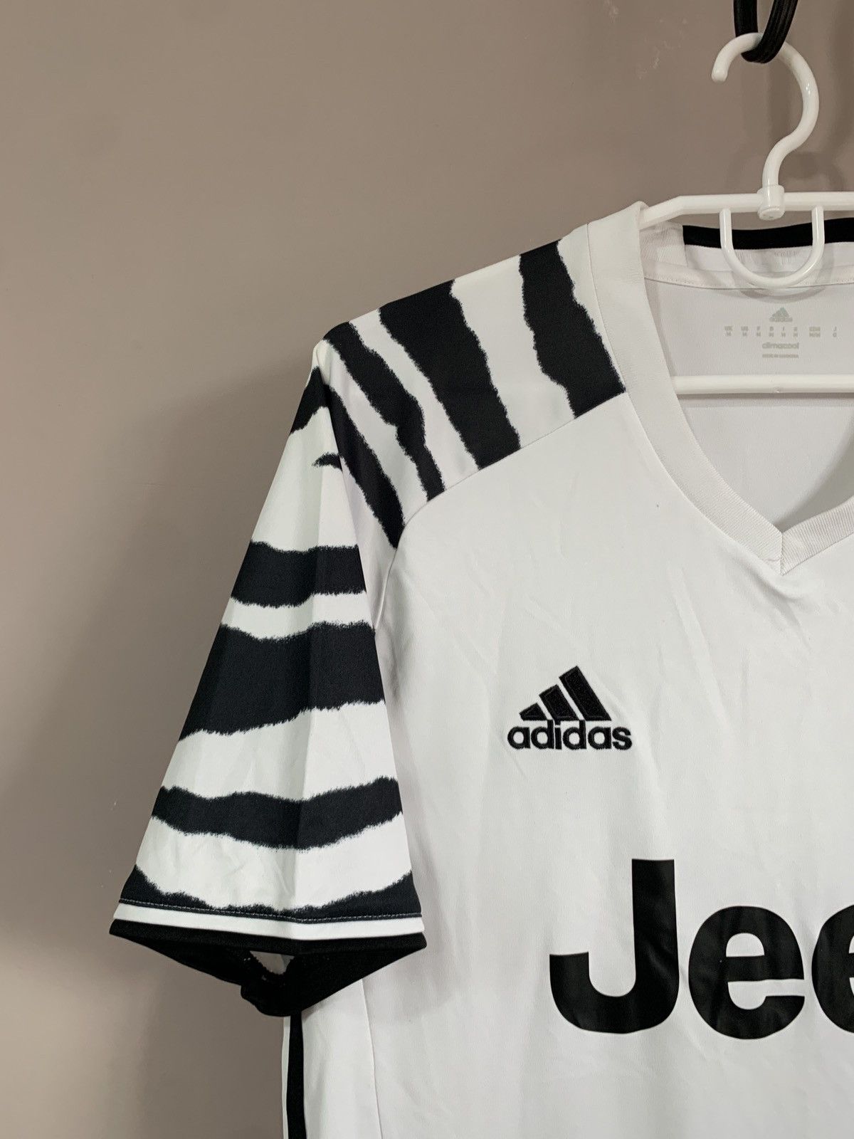 Adidas Juventus 2016 Third Football Shirt Adidas Soccer Jersey Sz M Size US M / EU 48-50 / 2 - 3 Thumbnail