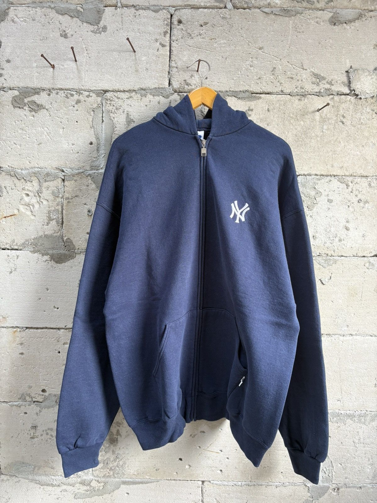 Vintage Faded Navy Blue NY Russell Zip Up Hoodie Size US XXL / EU 58 / 5 - 1 Thumbnail
