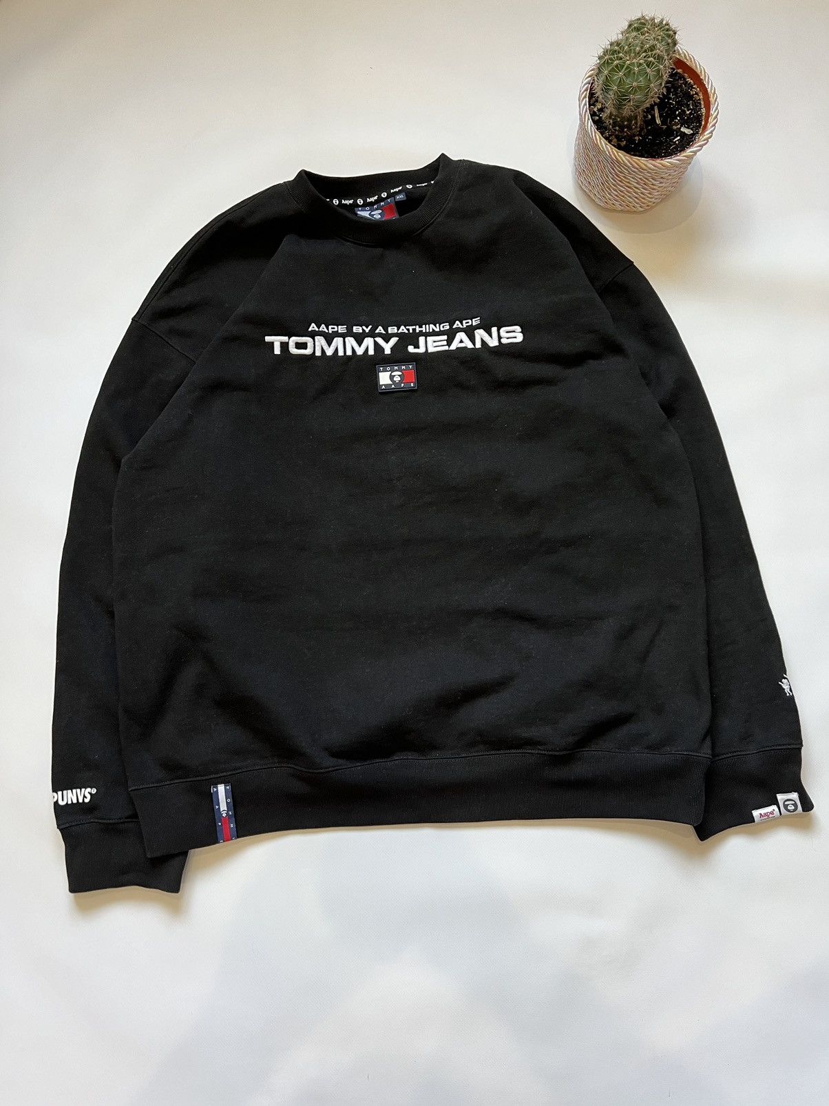 Aape × Tommy Hilfiger Tommy Hilfiger x Aape Crewneck Size US XXL / EU 58 / 5 - 2 Thumbnail