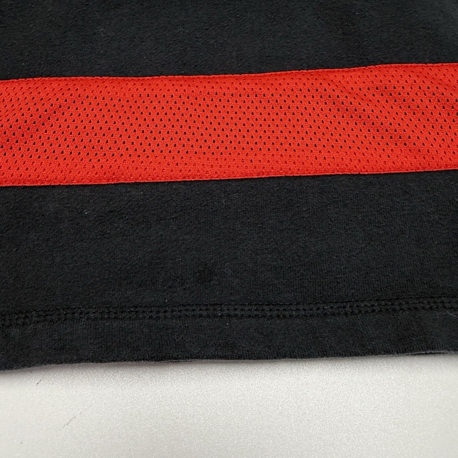 NHL Chicago Blackhawks CCM Hoodie Sweatshirt Mens Black Size US M / EU 48-50 / 2 - 4 Thumbnail