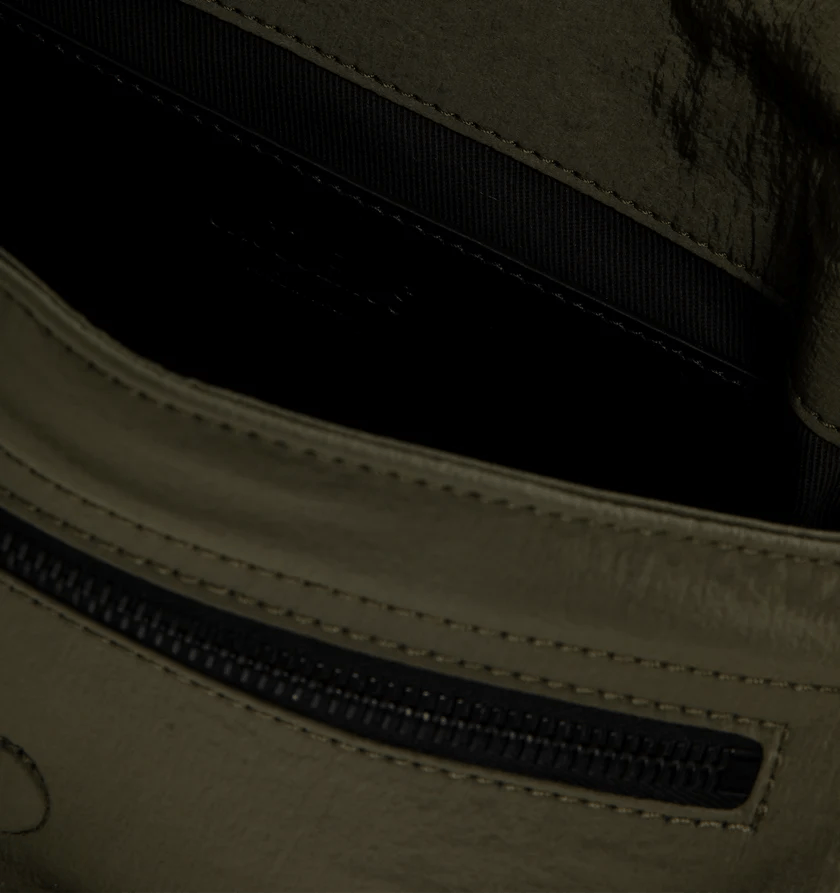 Jacquemus o1h1sh10525 Size: OS/Le Petit Bambino Messenger Bag in Grey Size ONE SIZE - 3 Thumbnail