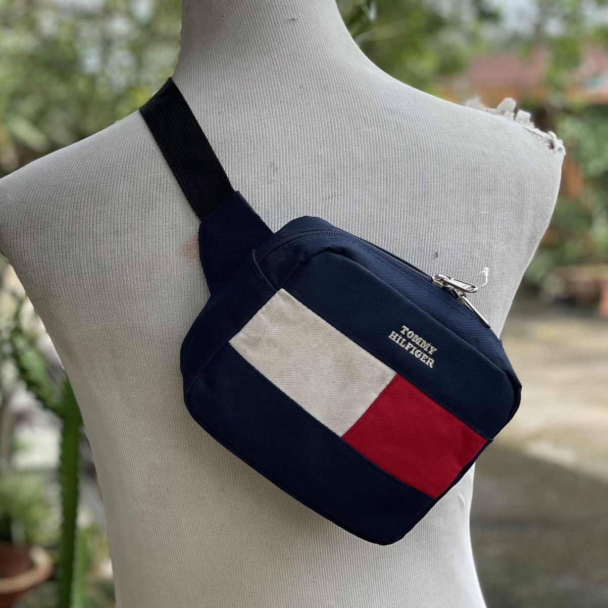 Tommy Hilfiger × Vintage Tommy Hilfiger Small Logo Blue Crossbody Size ONE SIZE - 2 Thumbnail