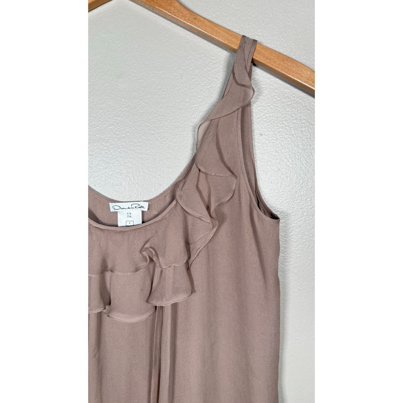 Oscar De La Renta Oscar de la Renta silk ruffled camisole size 4 $535 Size S / US 4 / IT 40 - 7 Thumbnail