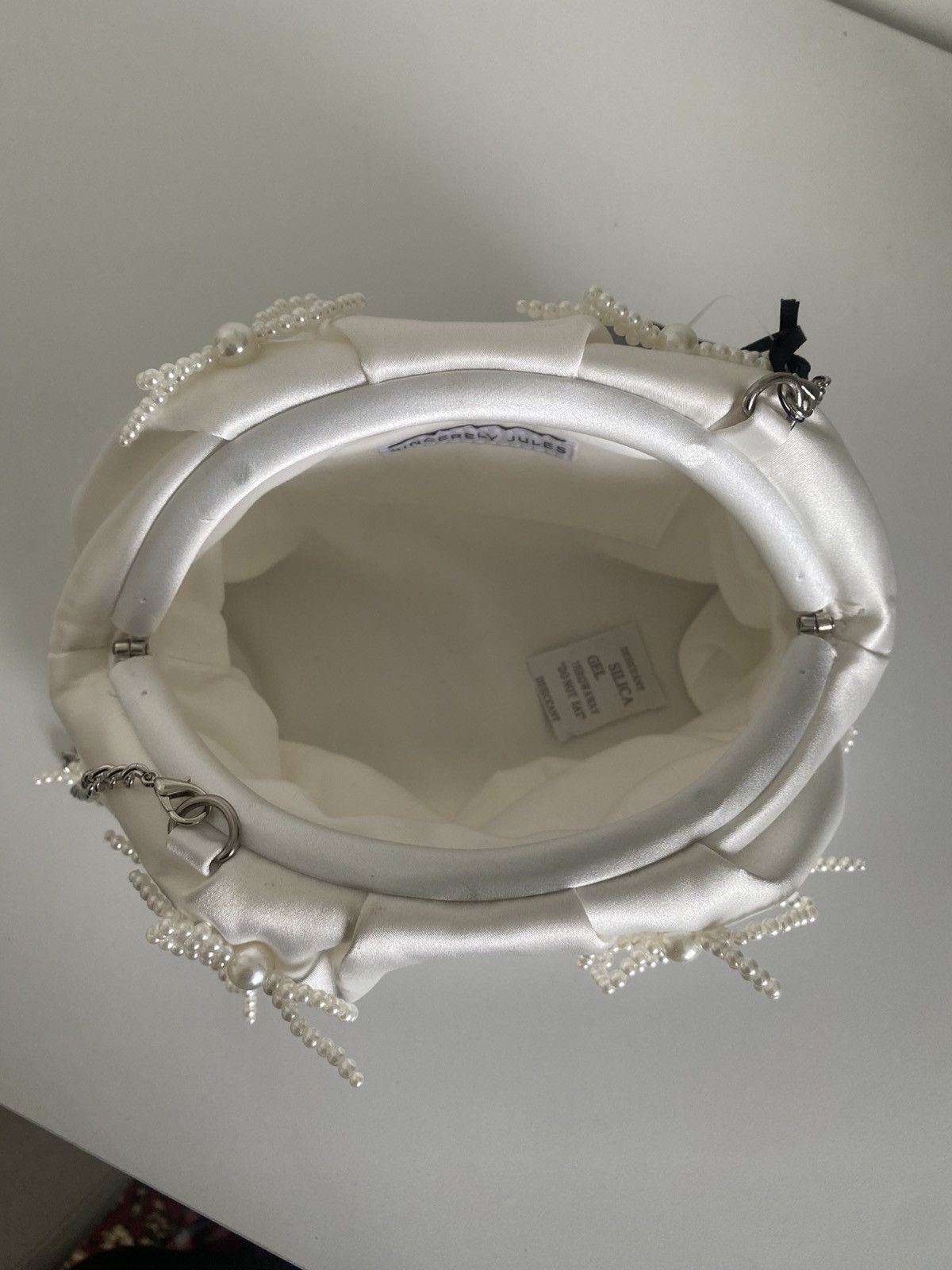 Other Sincerely Jules White Clutch With Pearl Bow Embelishments Size ONE SIZE - 8 Thumbnail