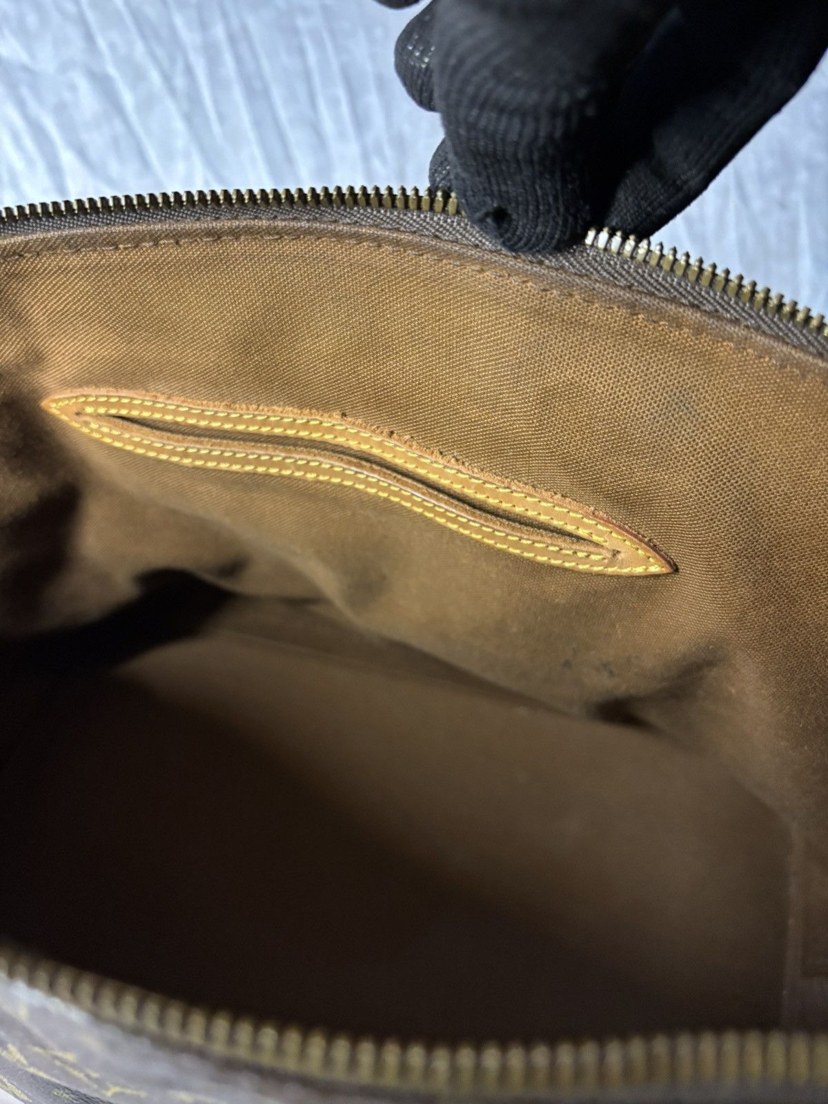 Louis Vuitton (very worn) Louis Vuitton Alma Size ONE SIZE - 13 Thumbnail
