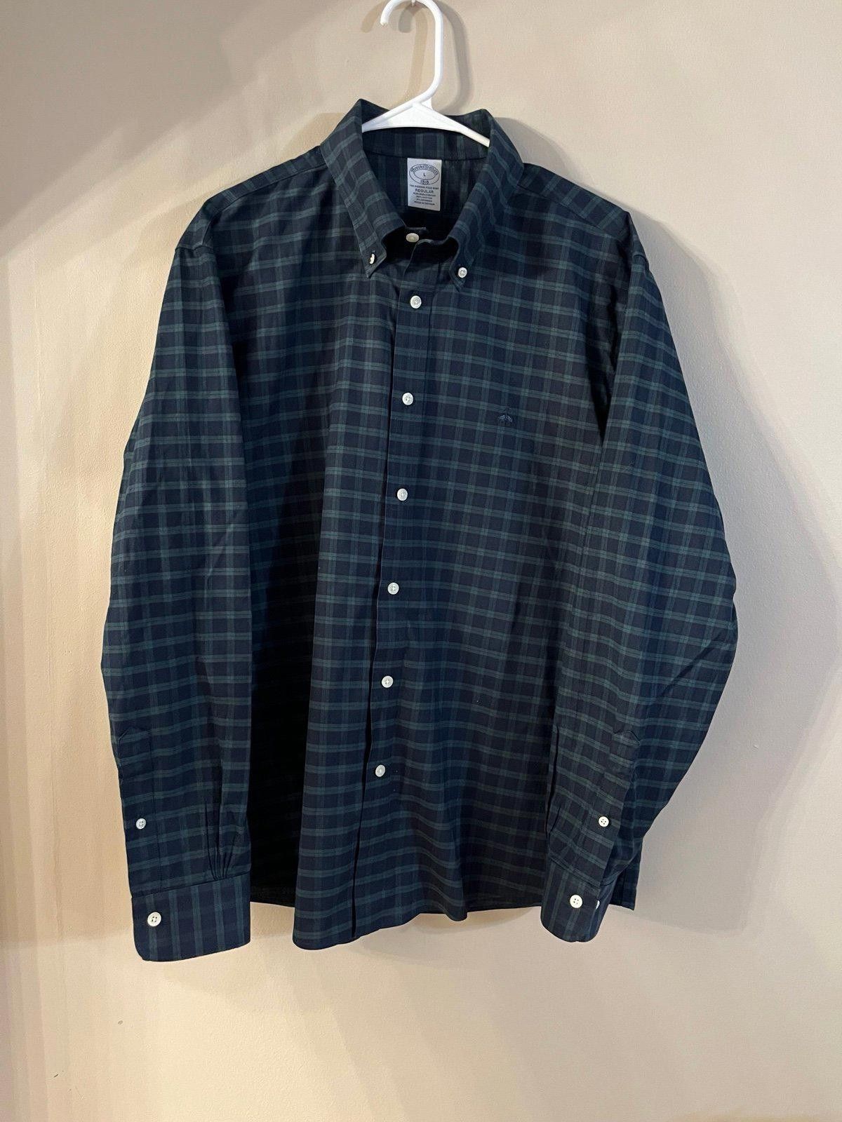 Brooks Brothers Brooks Brothers plaid button down shirt size Large Size US L / EU 52-54 / 3 - 1 Thumbnail