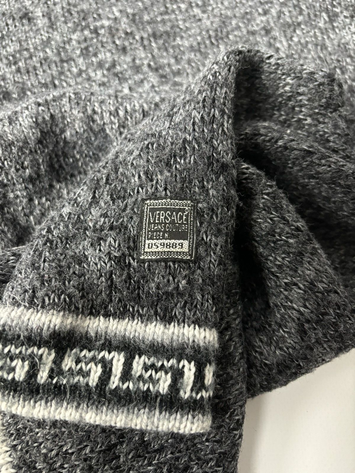 Versace Vintage Versace Medusa Logo Sweater fits S Size US S / EU 44-46 / 1 - 5 Thumbnail