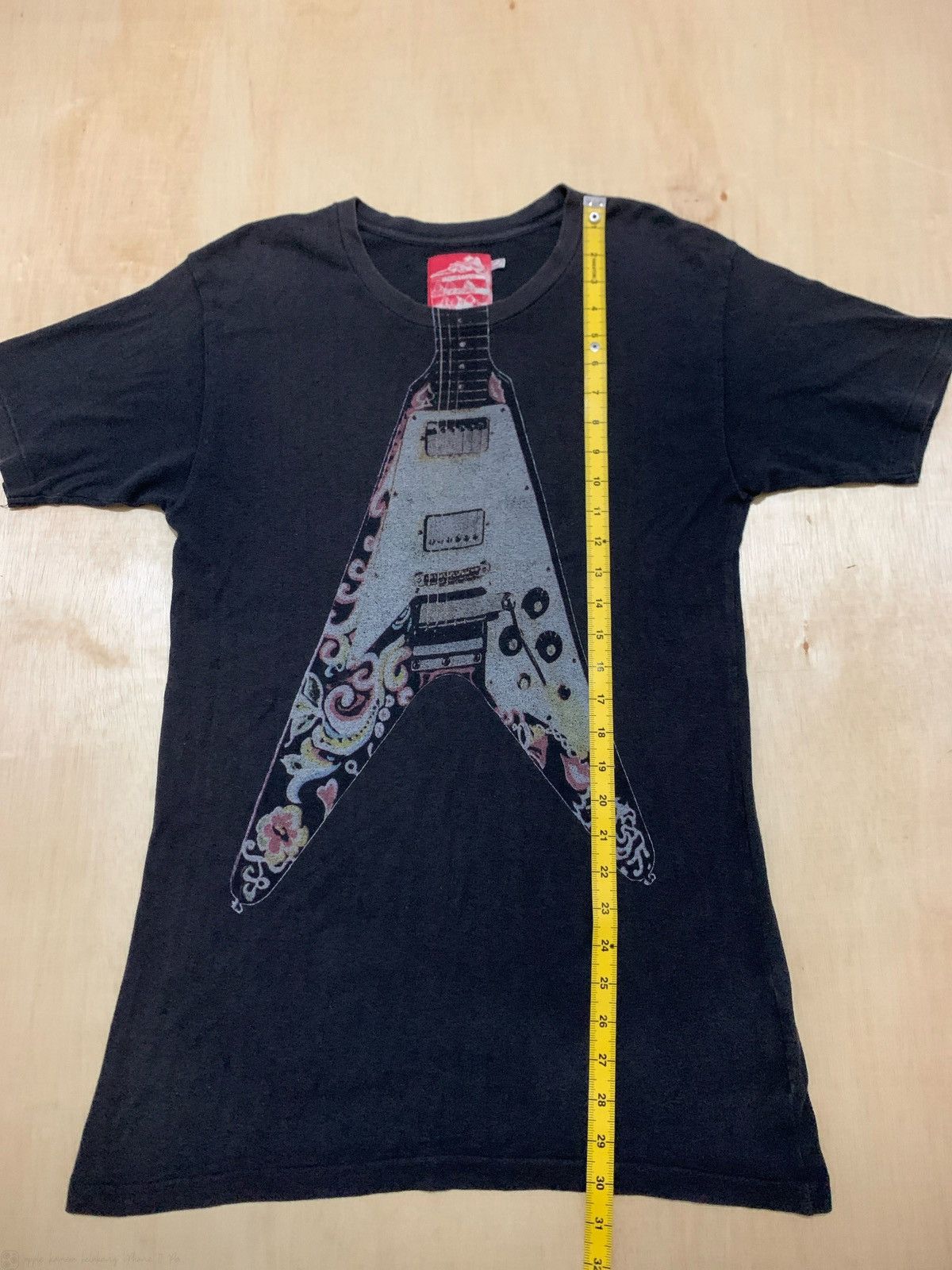 Japanese Brand Vintage Japanese barand Guitr tshirt Size US L / EU 52-54 / 3 - 9 Thumbnail