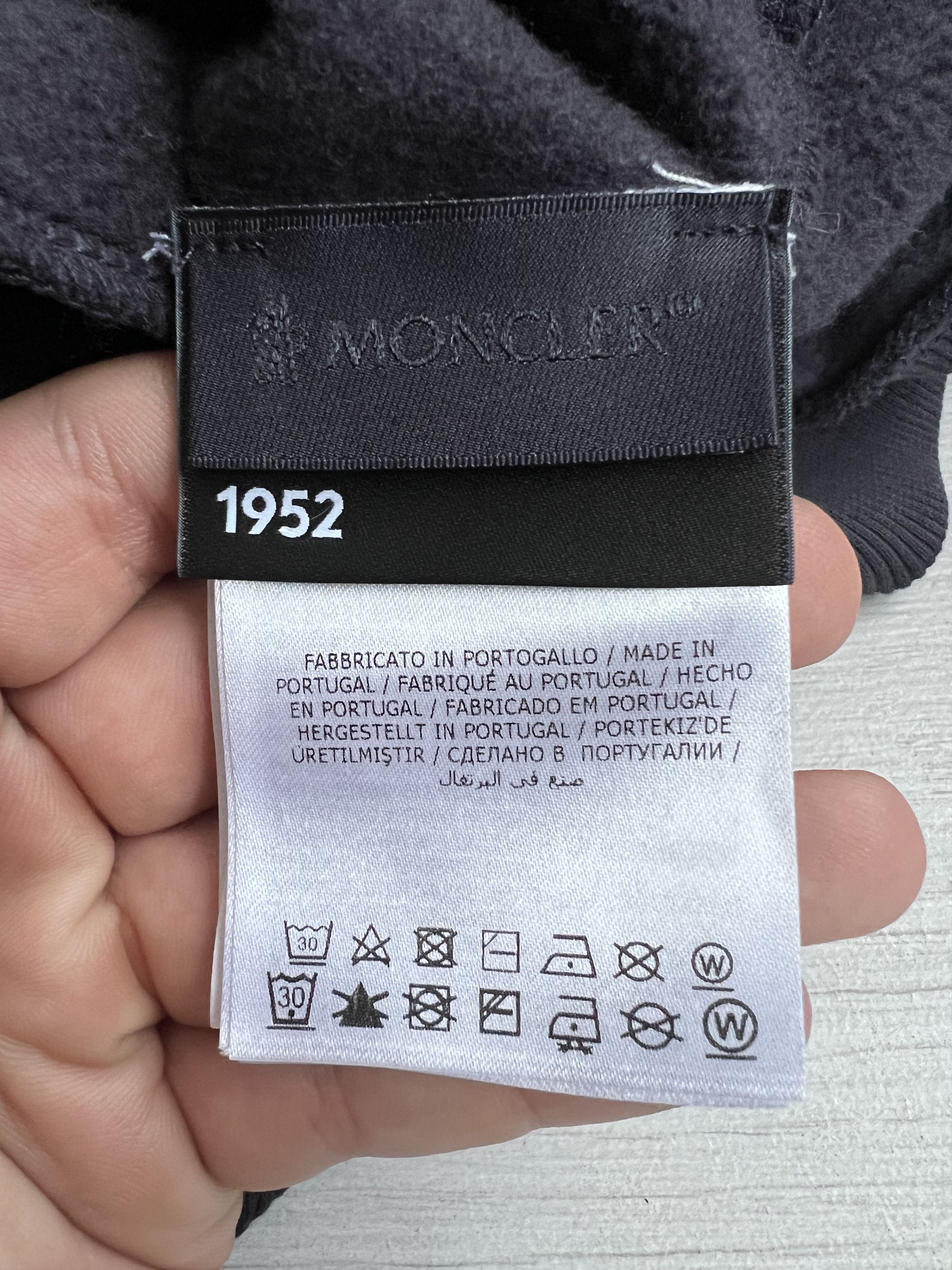 Moncler MONCLER GENIUS 2 Moncler 1952 Logo-patch Hoodie Size US M / EU 48-50 / 2 - 4 Thumbnail