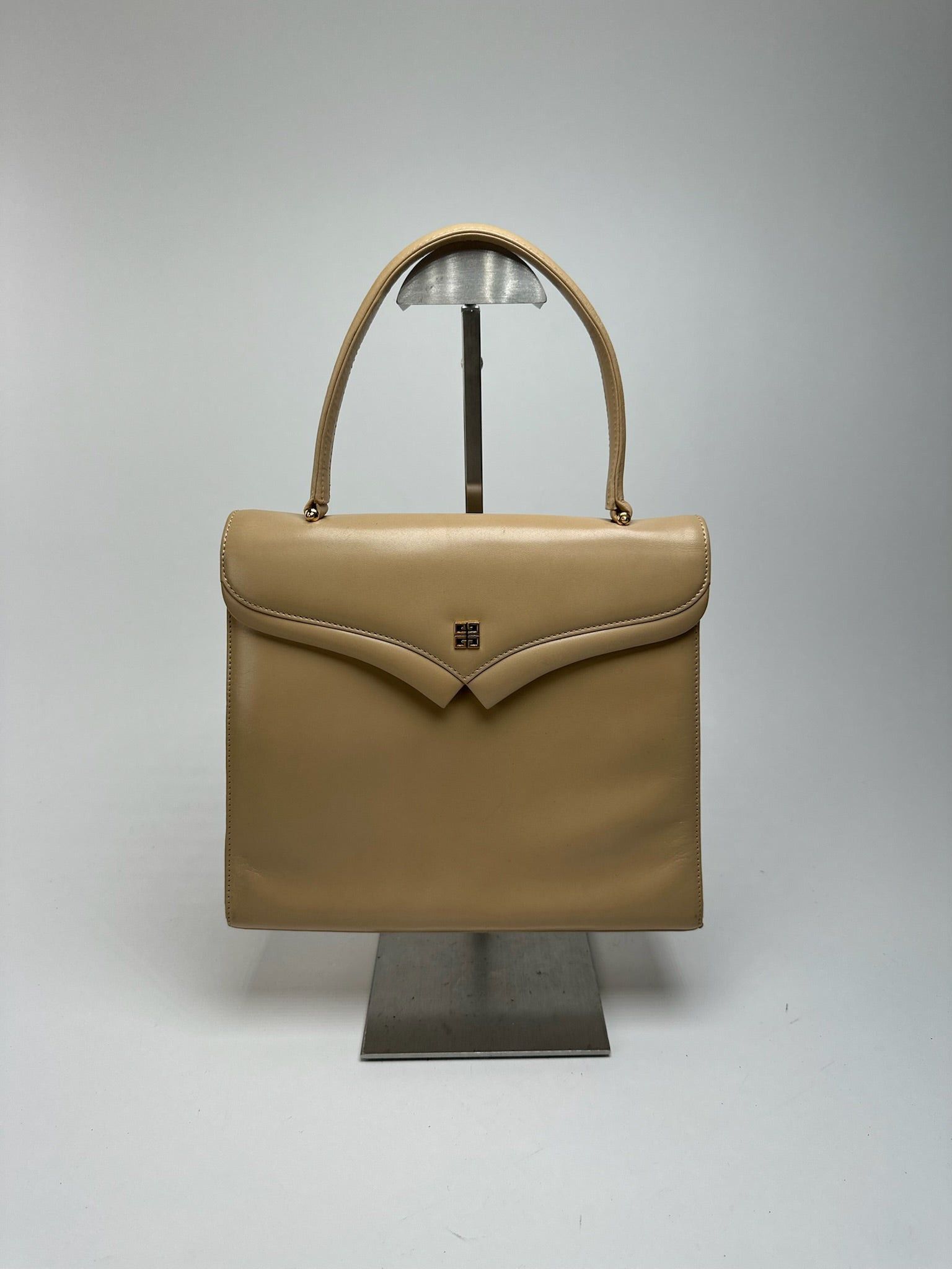 Givenchy Vintage Leather bag beige Size ONE SIZE - 1 Thumbnail