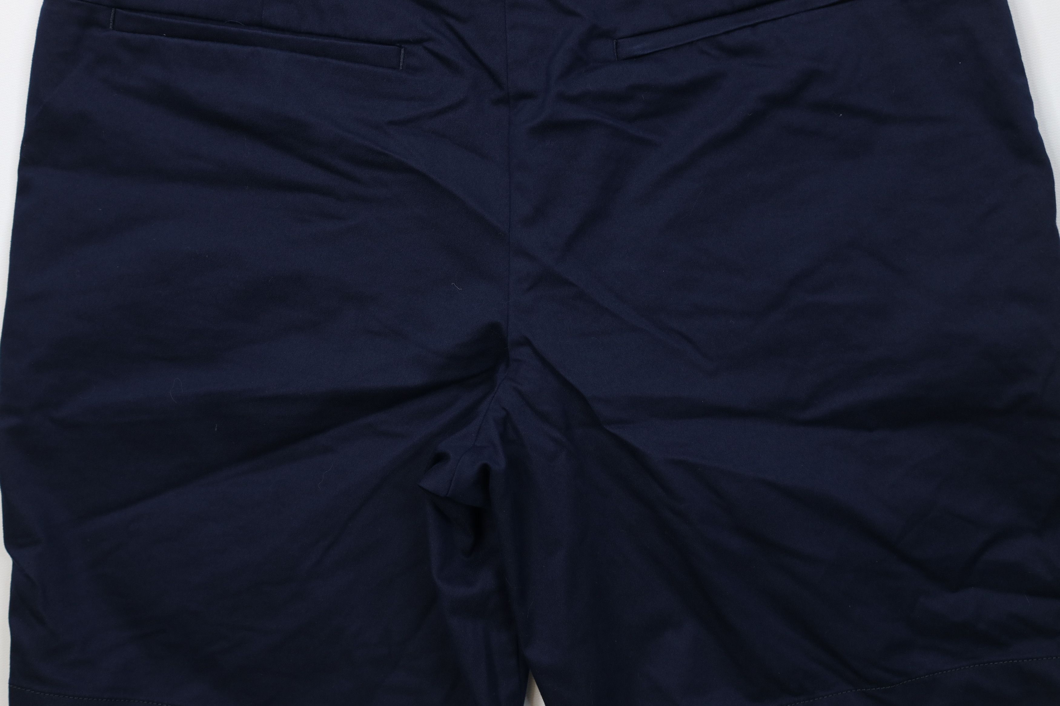 Banana Republic Banana Republic Aiden Tech Above Knee Chino Shorts Navy Blue Size US 33 - 10 Thumbnail
