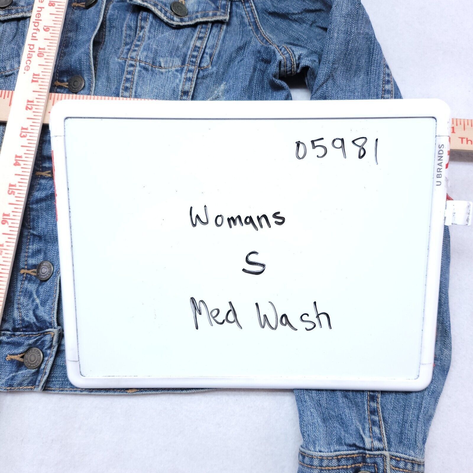 Old Navy Old Navy Casual Button Denim Jean Jacket Womens Size S Blue Size S / US 4 / IT 40 - 11 Thumbnail