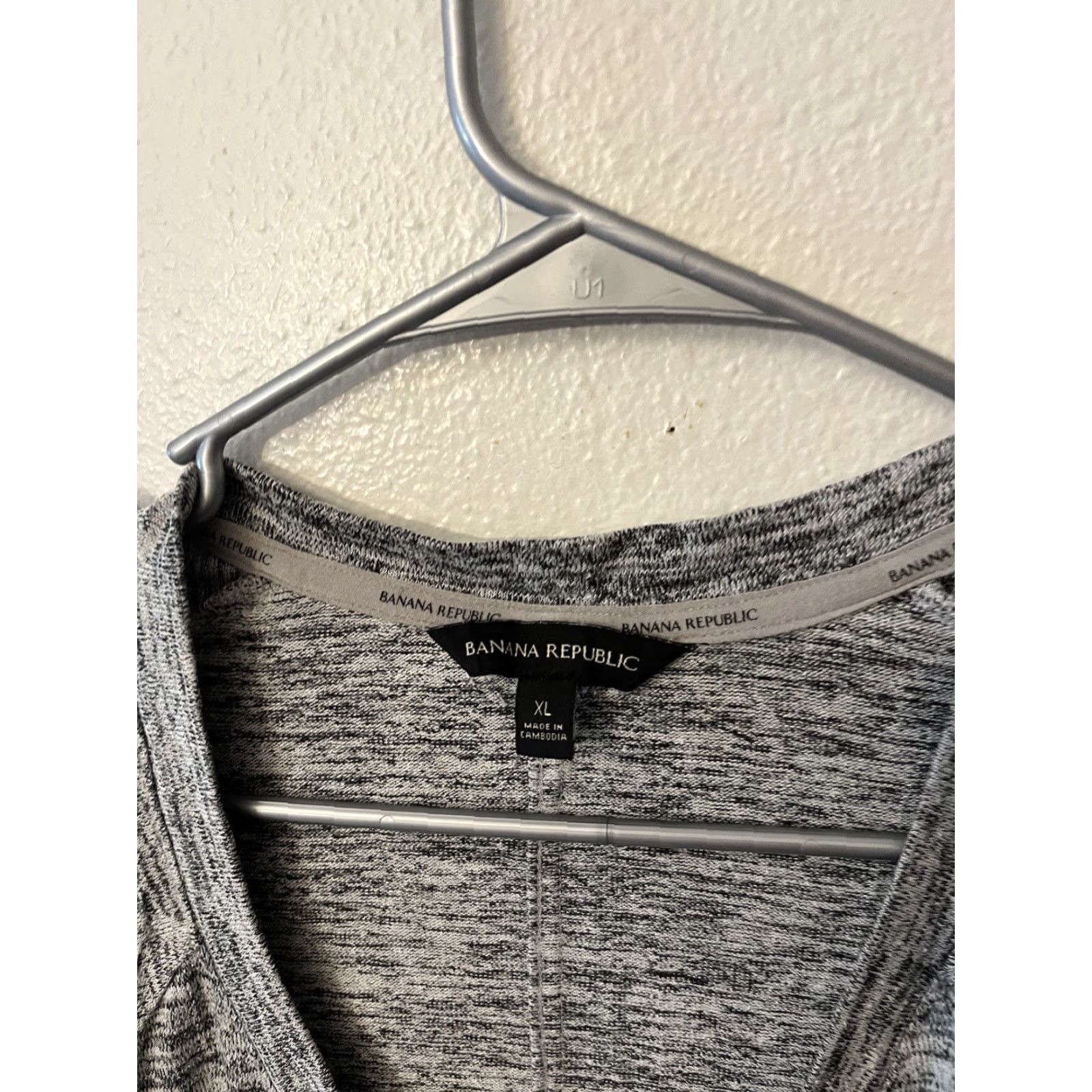 Banana Republic Banana Republic Womens Shirt Gray XL Long Sleeve V-Neck Top Blouse (Adult Regular) Size XL / US 12-14 / IT 48-50 - 2 Thumbnail