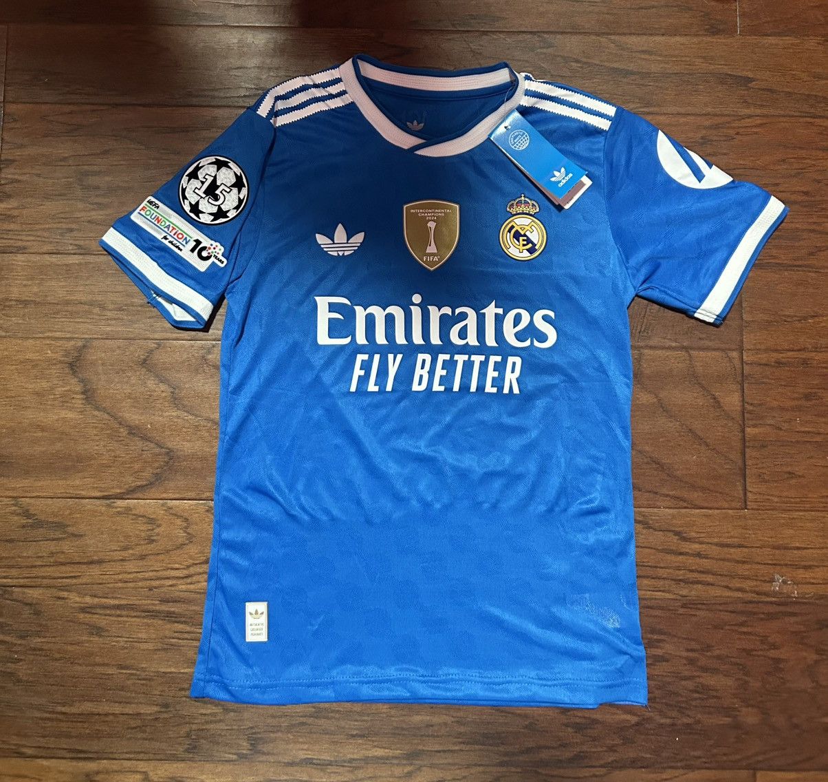 Nike Real Madrid third jersey Size US M / EU 48-50 / 2 - 1 Preview