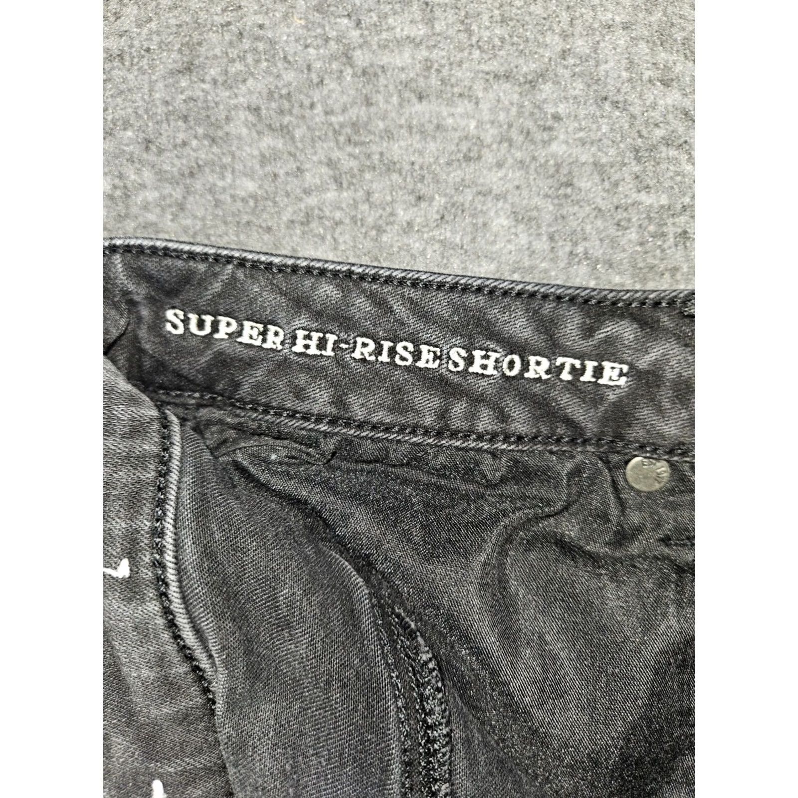 American Eagle Outfitters American Eagler Super High Rise Shortie Shorts Distressed Cutoff Women's 12 Size 34" / US 12 / IT 48 - 3 Thumbnail