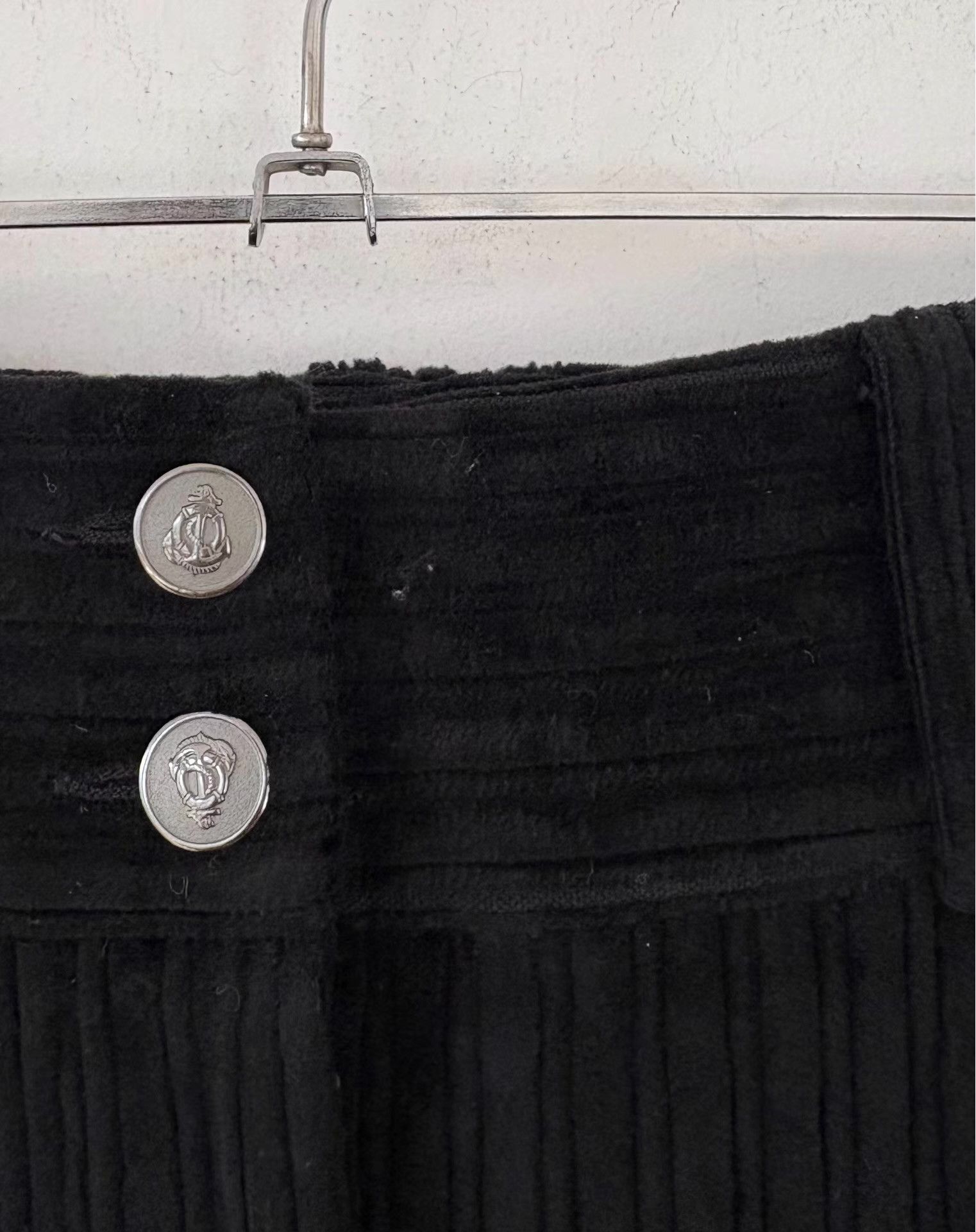 Dolce & Gabbana Dolce & Gabbana Women's Black Corduroy Trousers Ｑ21 Size 26" / US 2 / IT 38 - 4 Thumbnail