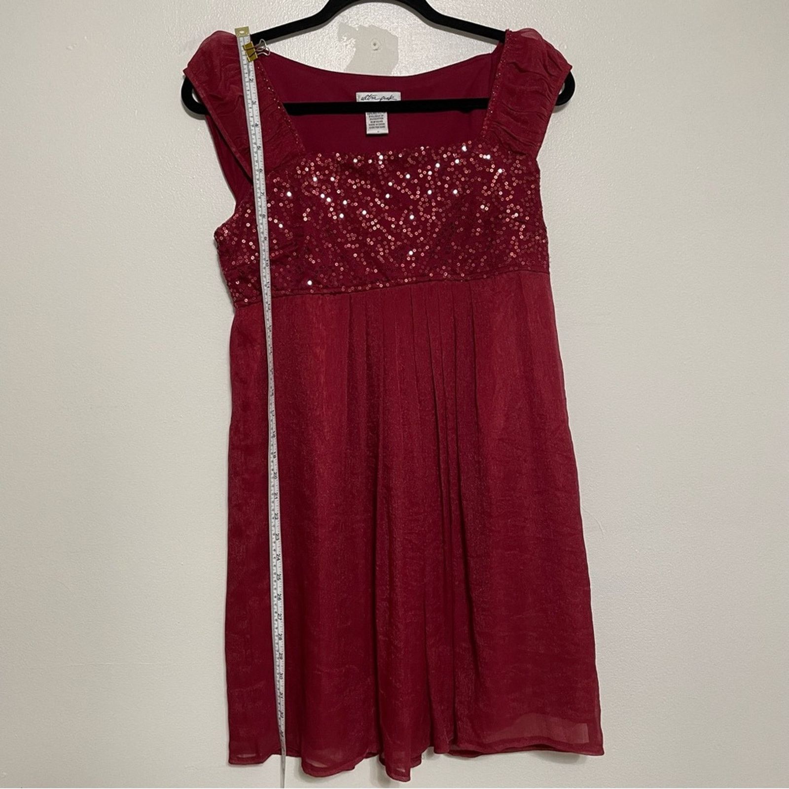 Other Ultra Pink Burgundy Sequin Bodice Mini Dress Medium Size M / US 6-8 / IT 42-44 - 2 Thumbnail