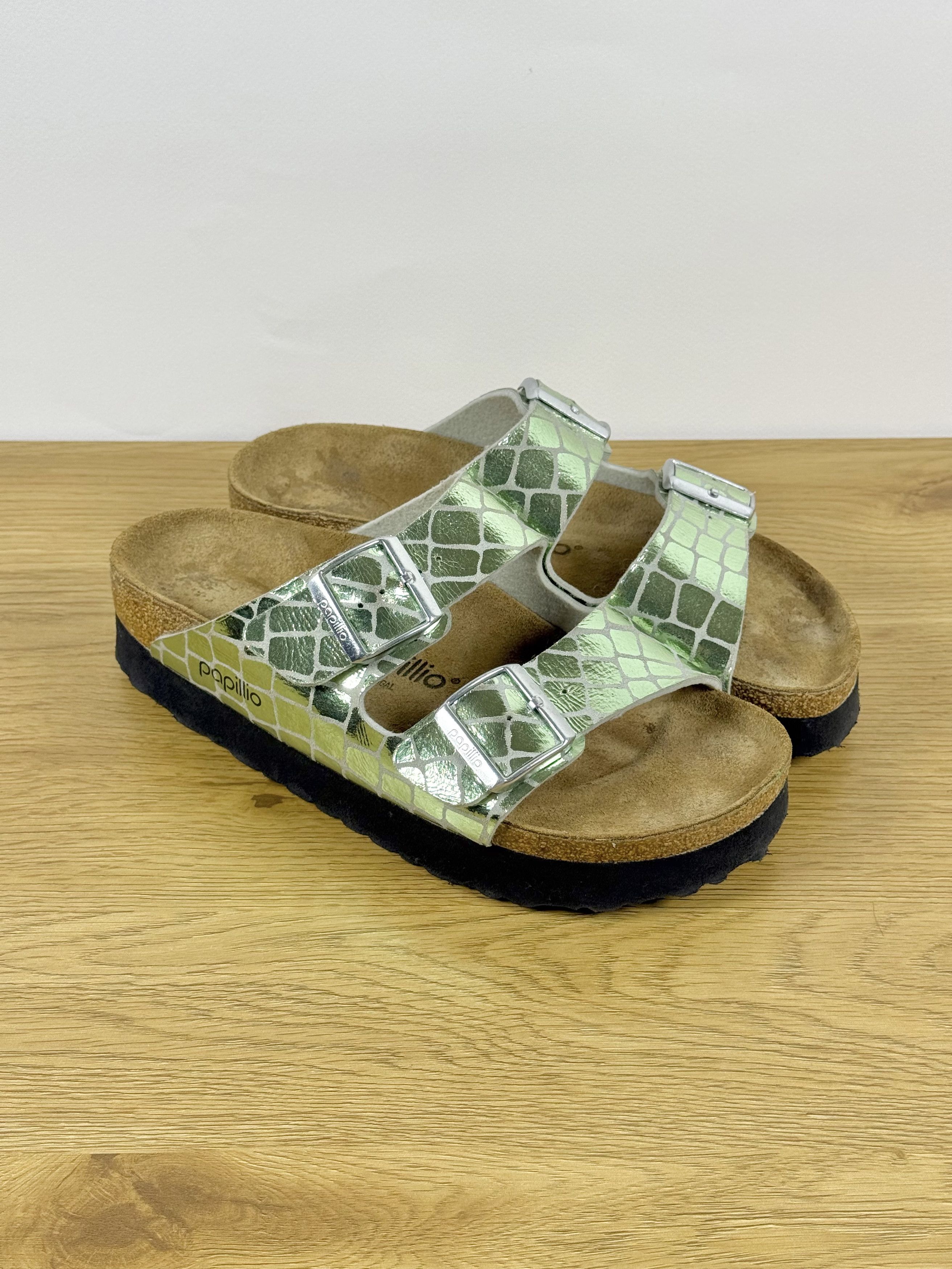 Birkenstock Birkenstock Arizona GatorGleam Green Metallic Sandals Size US 8 / IT 38 - 2 Thumbnail