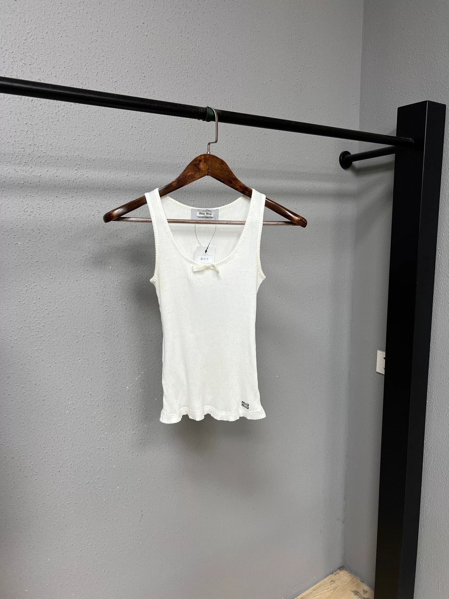 Miu Miu Miumiu Slogan Vest Size XS / US 0-2 / IT 36-38 - 1 Thumbnail